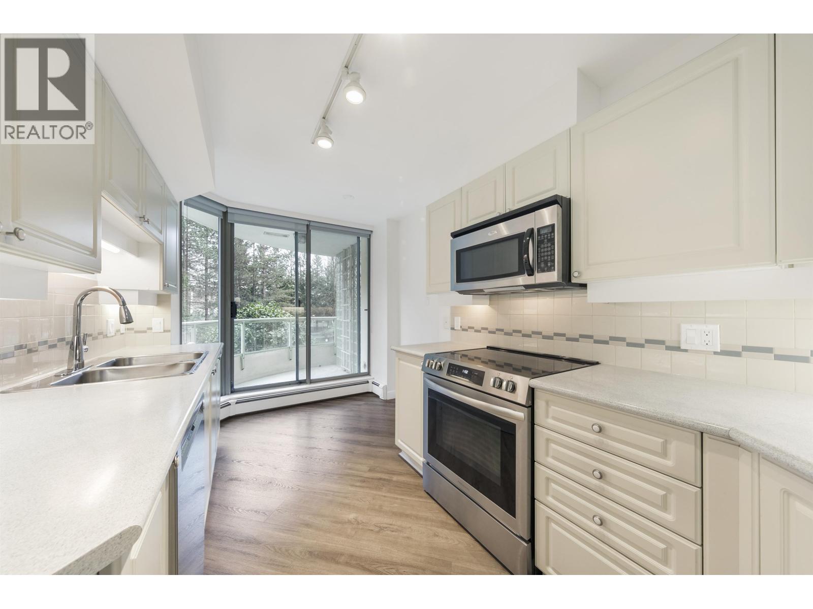 205 6188 Patterson Avenue, Burnaby, British Columbia  V5H 2N1 - Photo 10 - R3091076