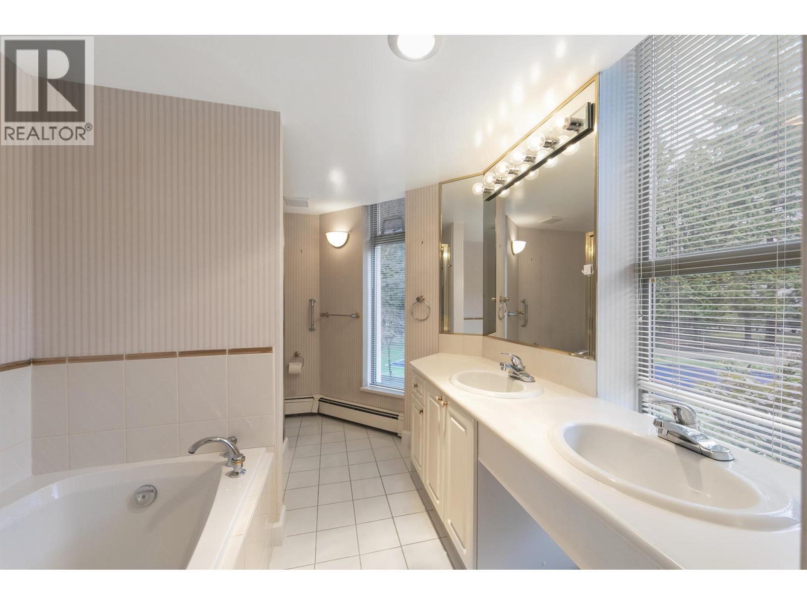 205 6188 Patterson Avenue, Burnaby, British Columbia  V5H 2N1 - Photo 16 - R3091076