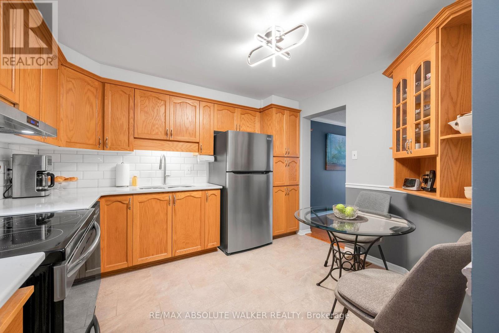 6169 Oak Meadows Drive, Ottawa, Ontario  K1C 7G8 - Photo 11 - X12799236