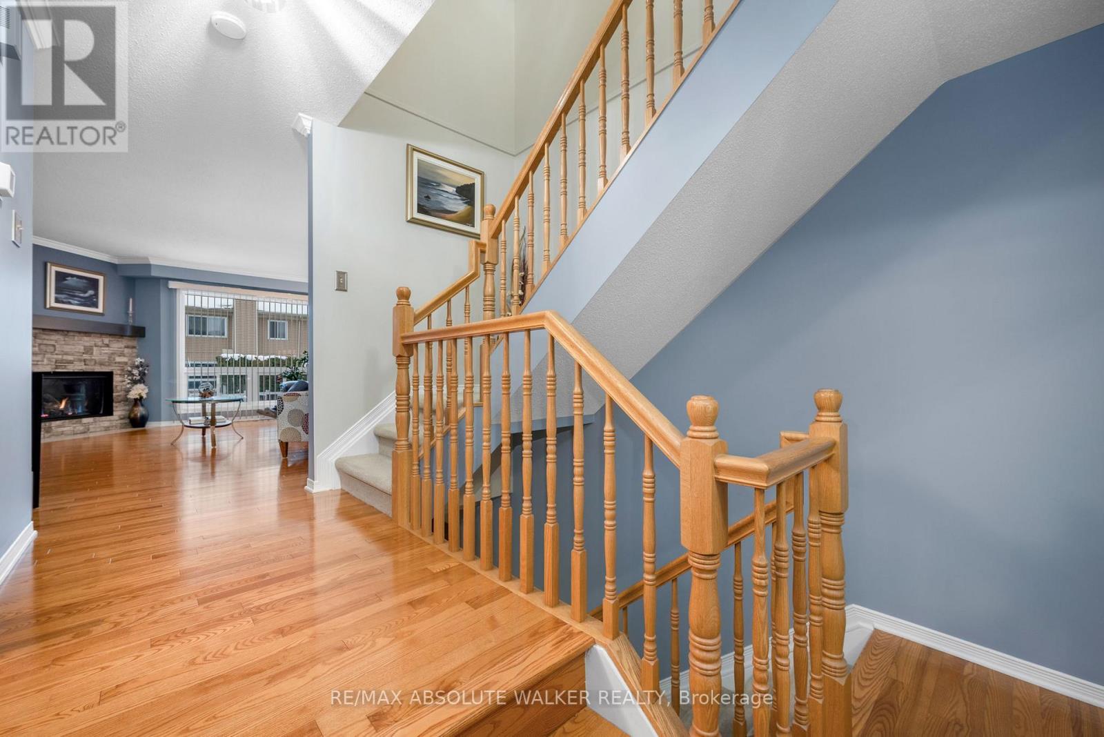 6169 Oak Meadows Drive, Ottawa, Ontario  K1C 7G8 - Photo 4 - X12799236