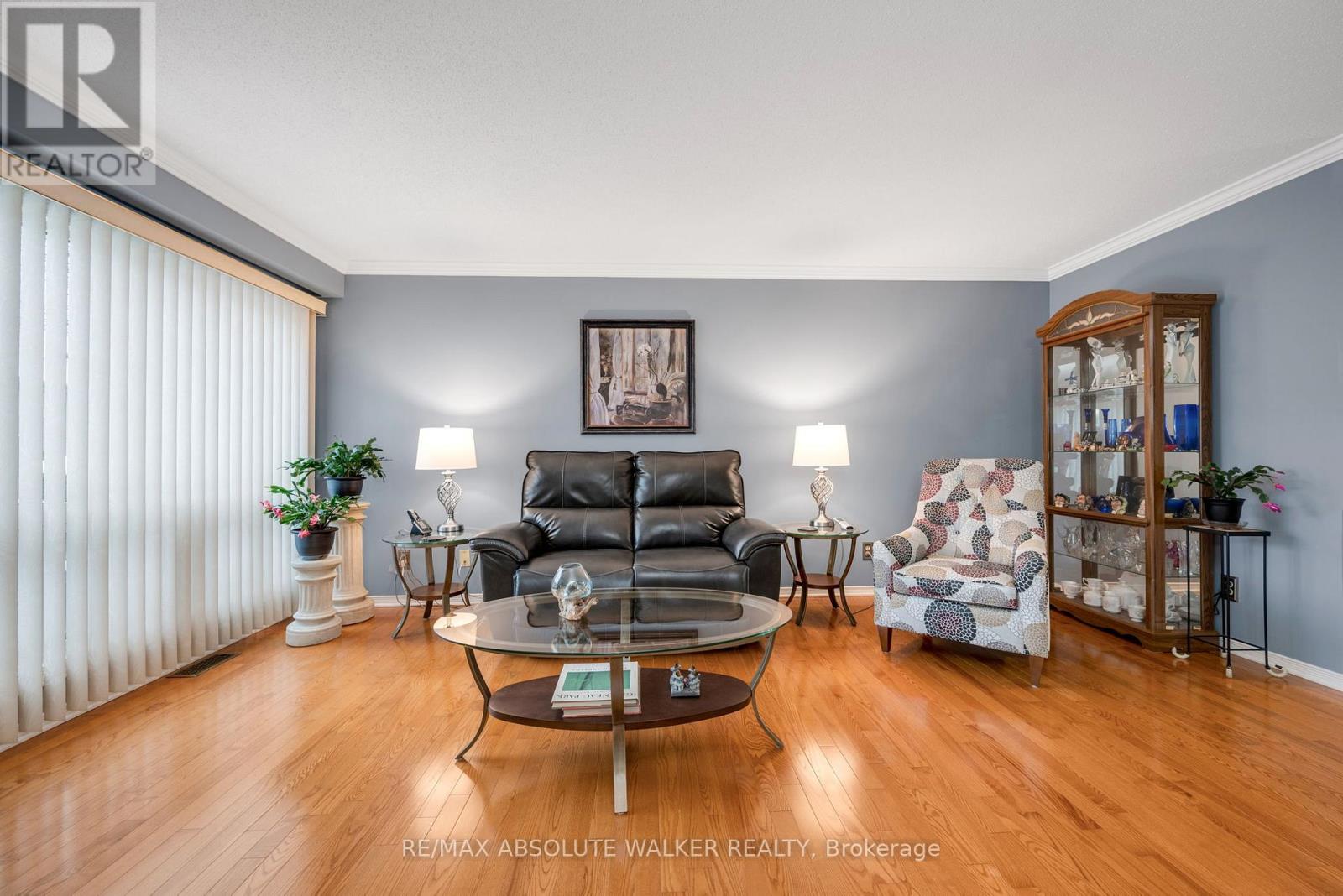 6169 Oak Meadows Drive, Ottawa, Ontario  K1C 7G8 - Photo 6 - X12799236