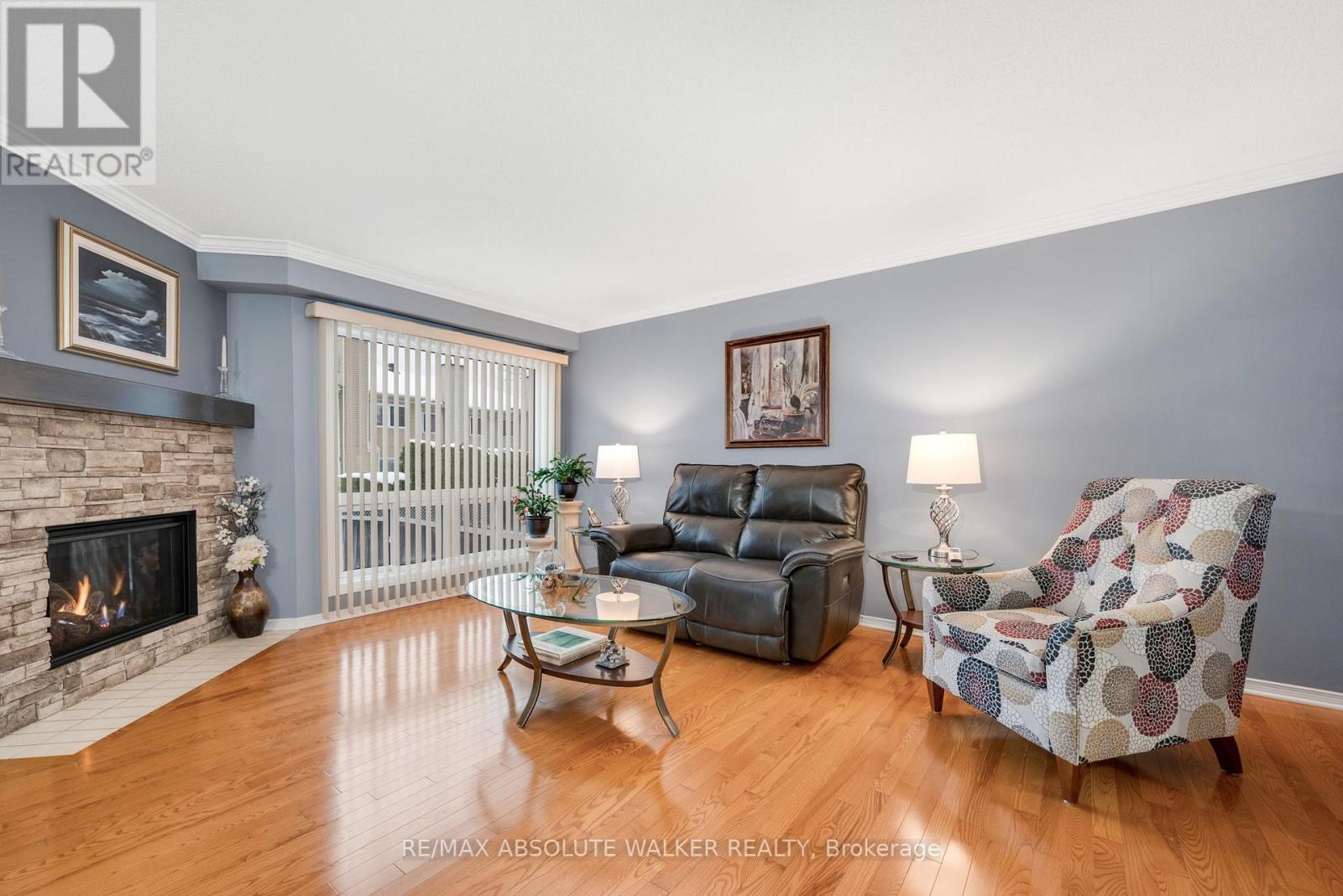6169 Oak Meadows Drive, Ottawa, Ontario  K1C 7G8 - Photo 7 - X12799236
