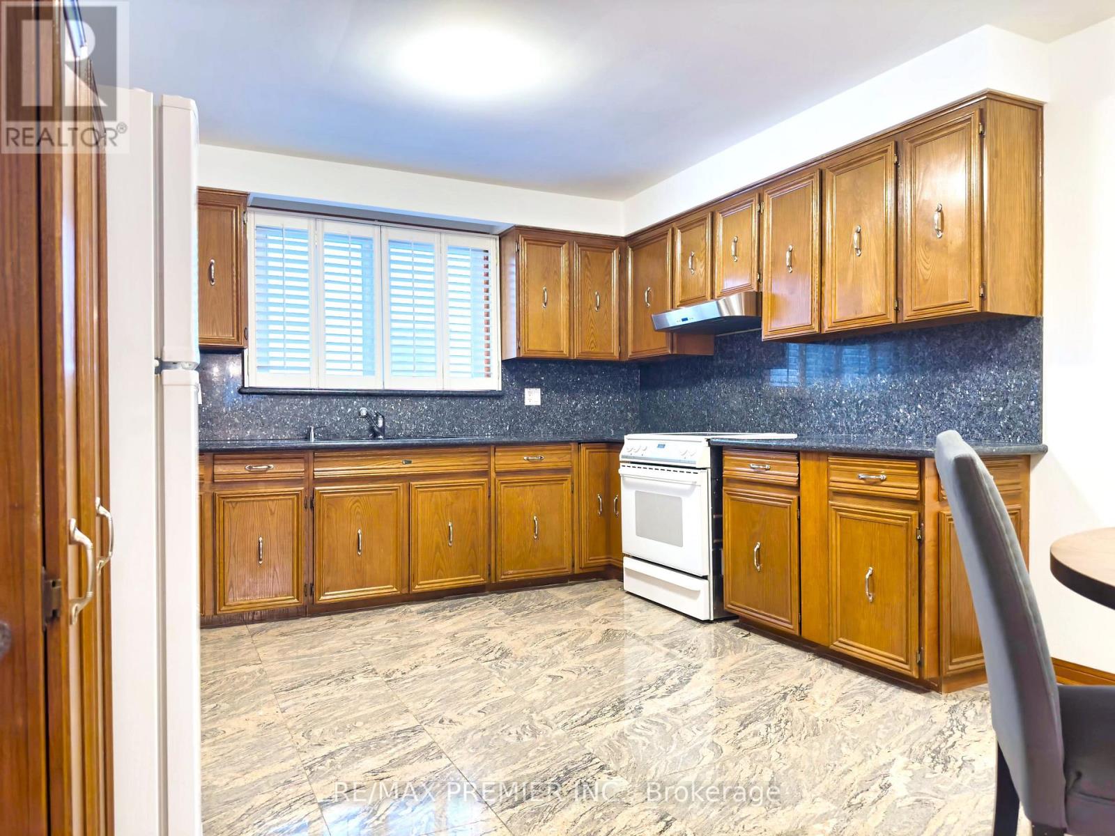 56 Fairchild Avenue, Toronto, Ontario  M2M 1T7 - Photo 14 - C12798332