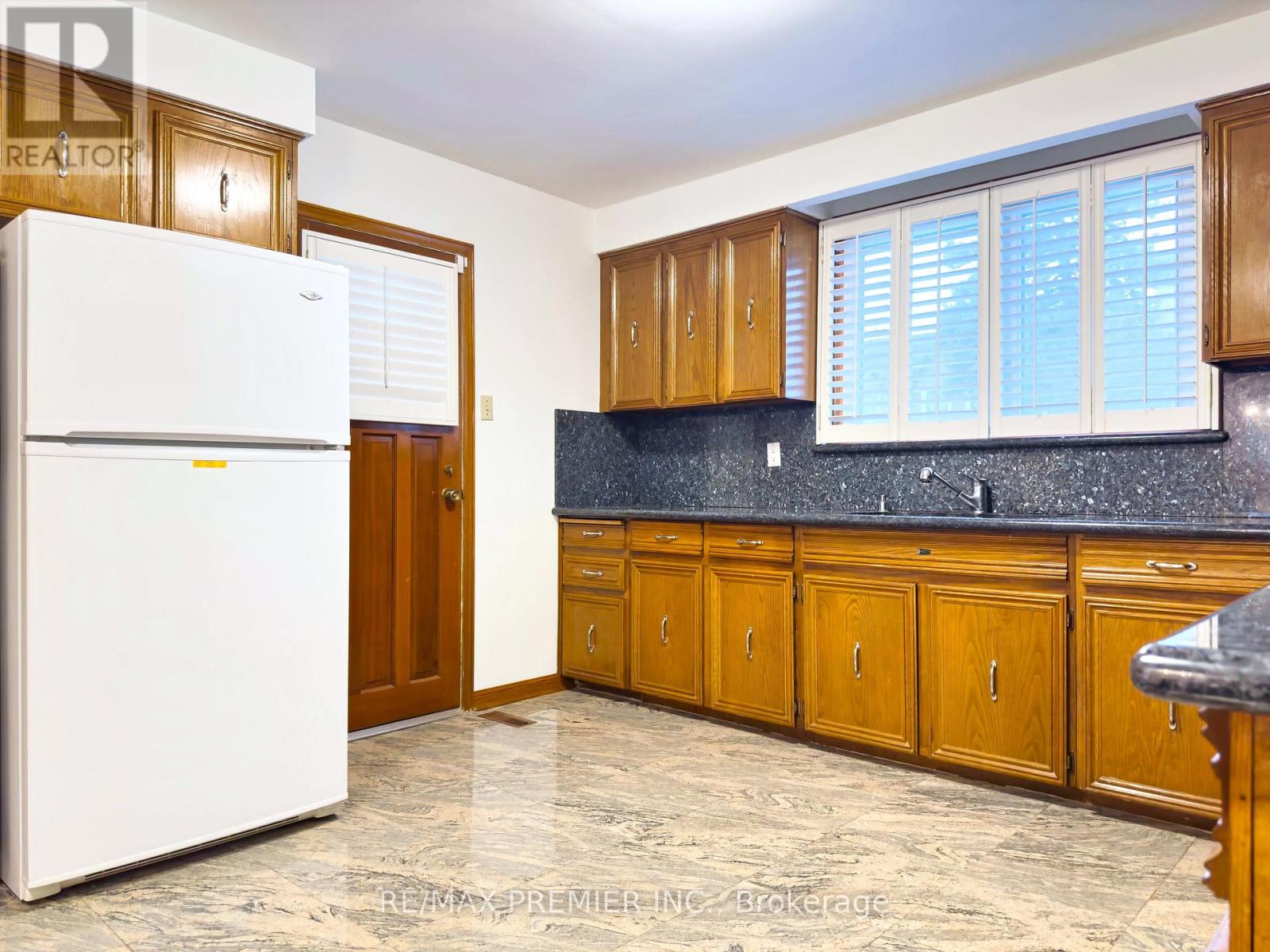 56 Fairchild Avenue, Toronto, Ontario  M2M 1T7 - Photo 16 - C12798332