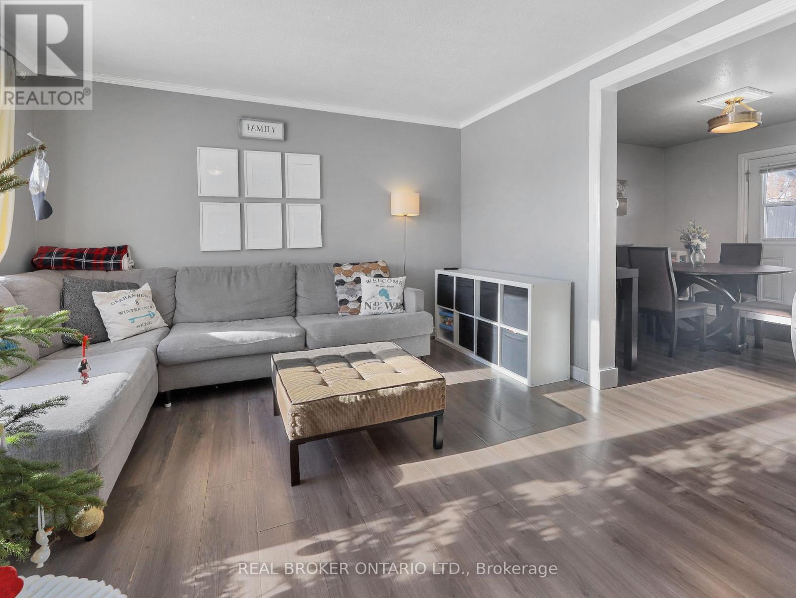 8 Winter Court, Cambridge, Ontario  N1R 6C6 - Photo 3 - X12794406