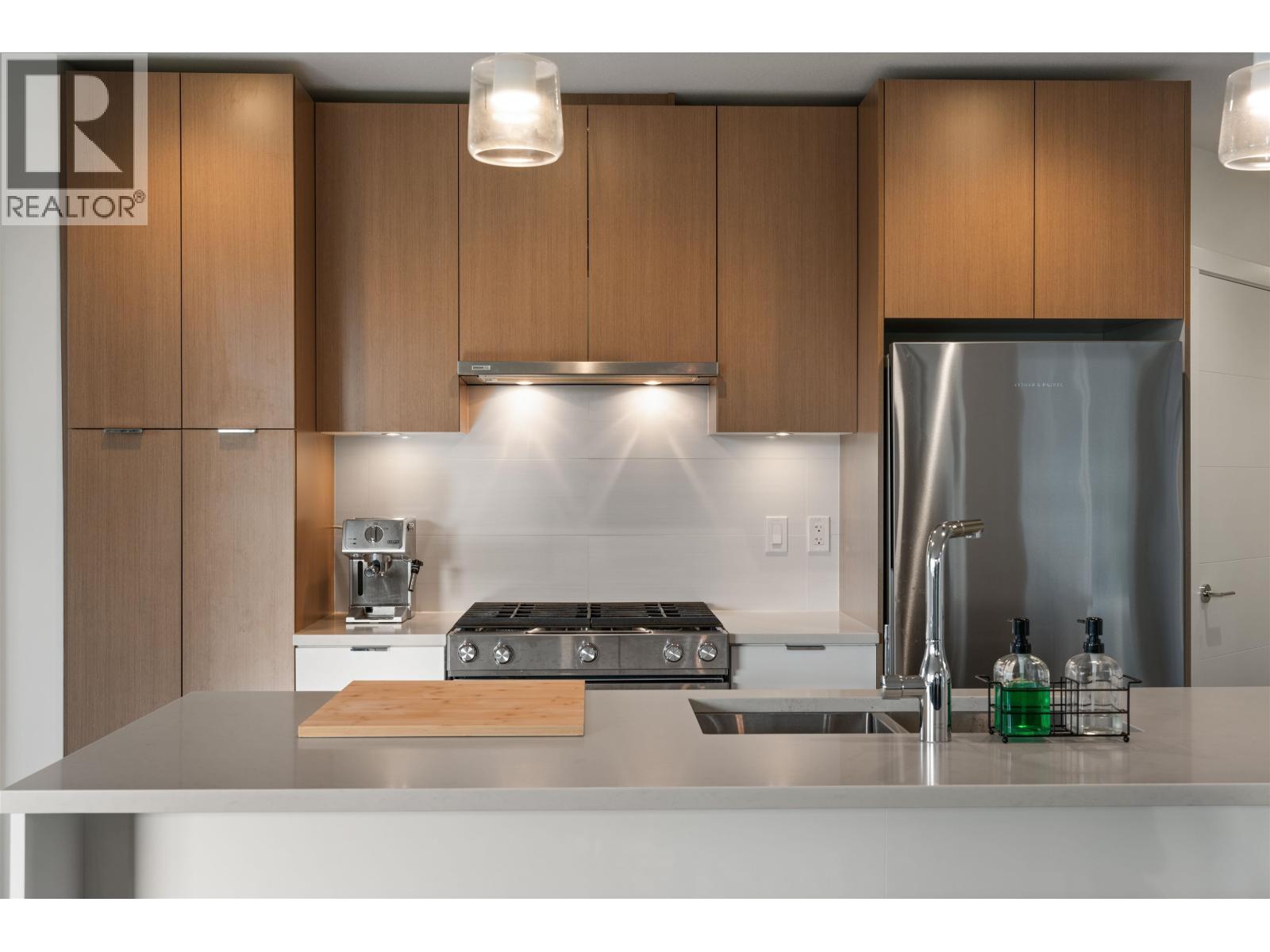 201 108 E 8th Street, North Vancouver, British Columbia  V7L 0H1 - Photo 8 - R3091152