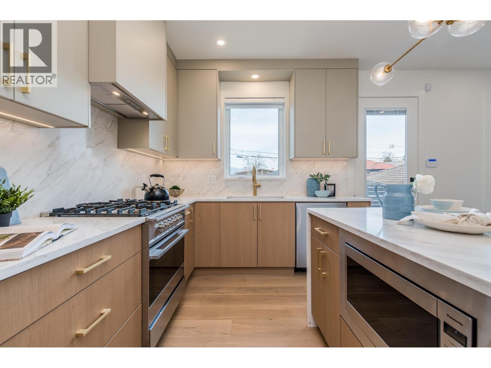 1 2263 E 35th Avenue, Vancouver, British Columbia  V5P 1C1 - Photo 9 - R3091214