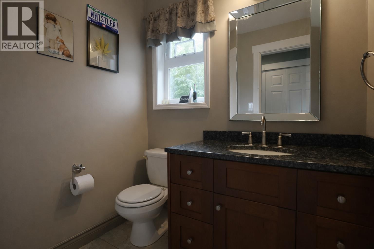 1009 Cypress Place, Squamish, British Columbia  V0N 1H0 - Photo 6 - R3091202