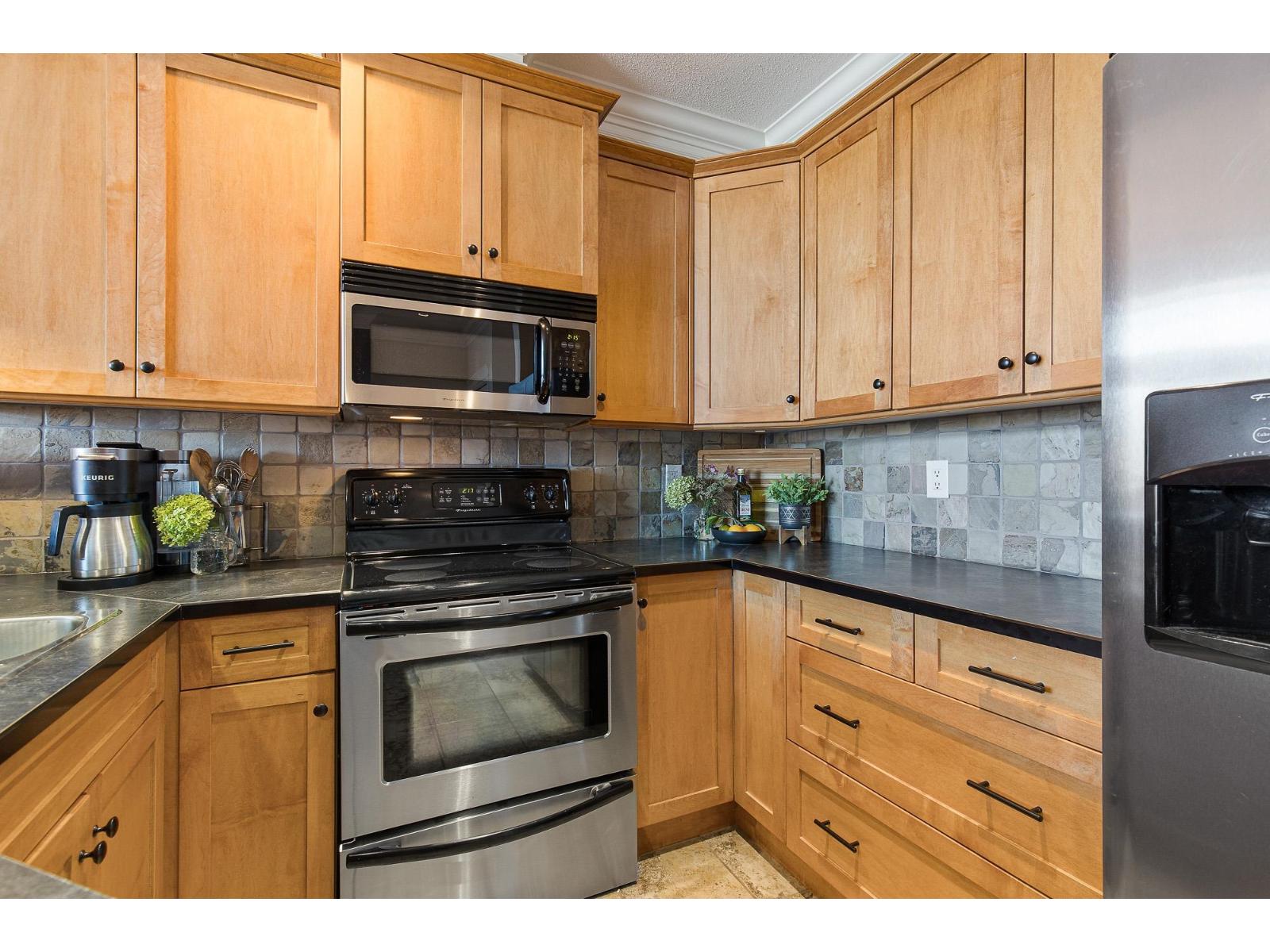 408b 45595 Tamihi Way, Garrison Crossing, Chilliwack, British Columbia  V2R 0G3 - Photo 14 - R3091166