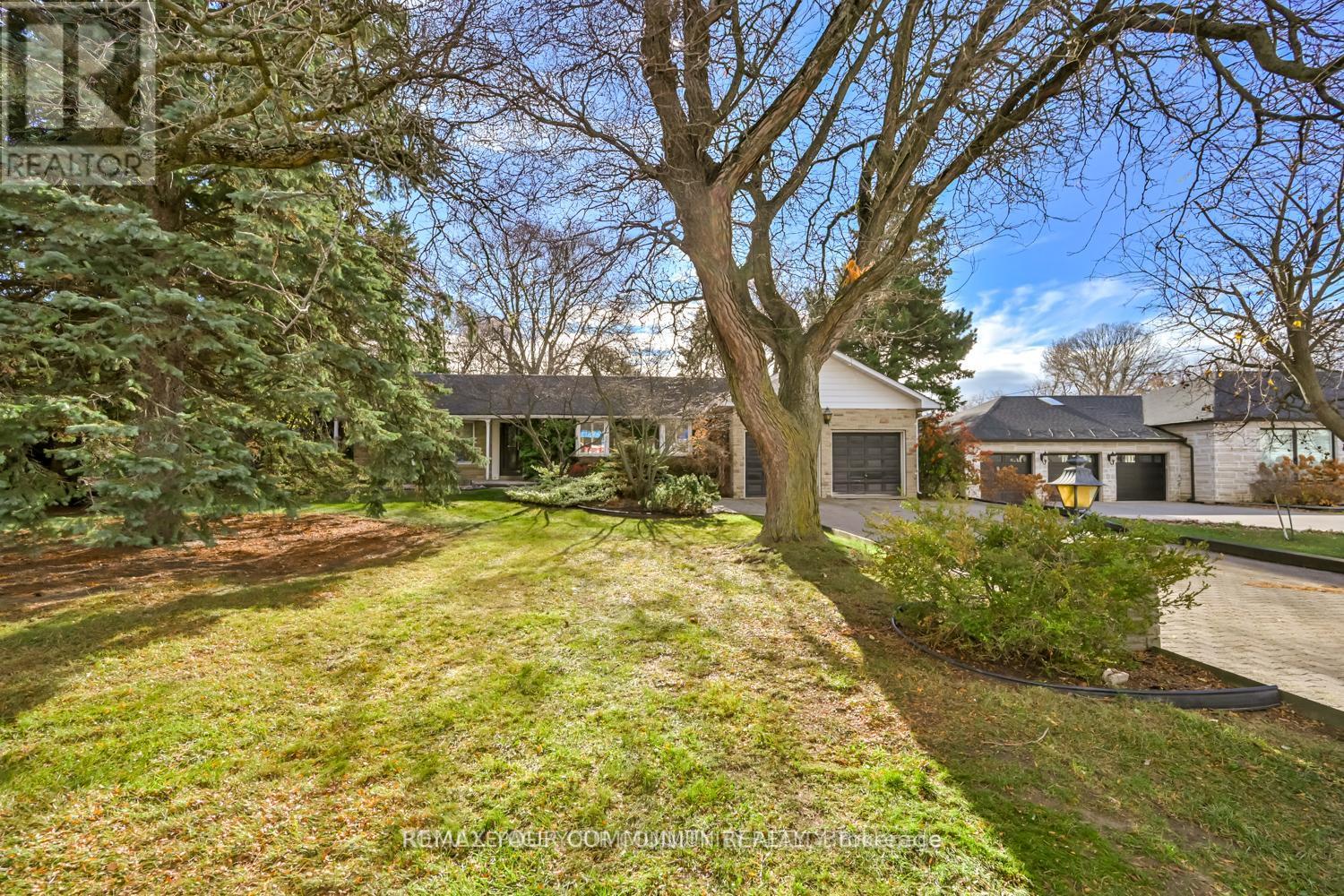 23 Denham Drive, Richmond Hill, Ontario  L4C 6H6 - Photo 6 - N12799224