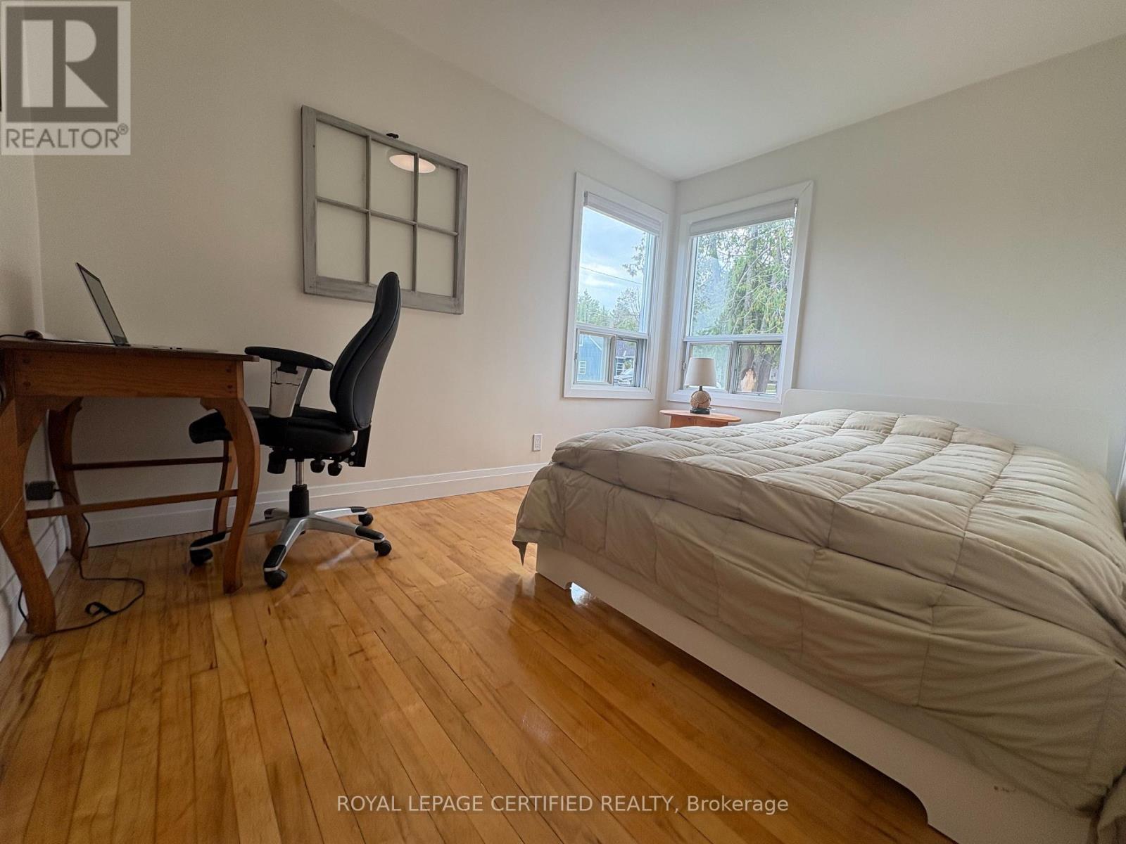 139 Memorial Avenue, Orillia, Ontario  L3V 5X1 - Photo 9 - S12799278