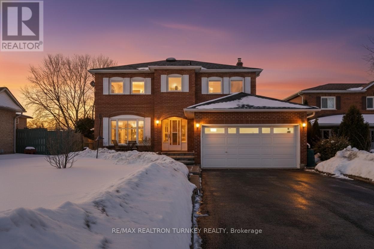 58 HOWLETT AVENUE, Newmarket, Ontario