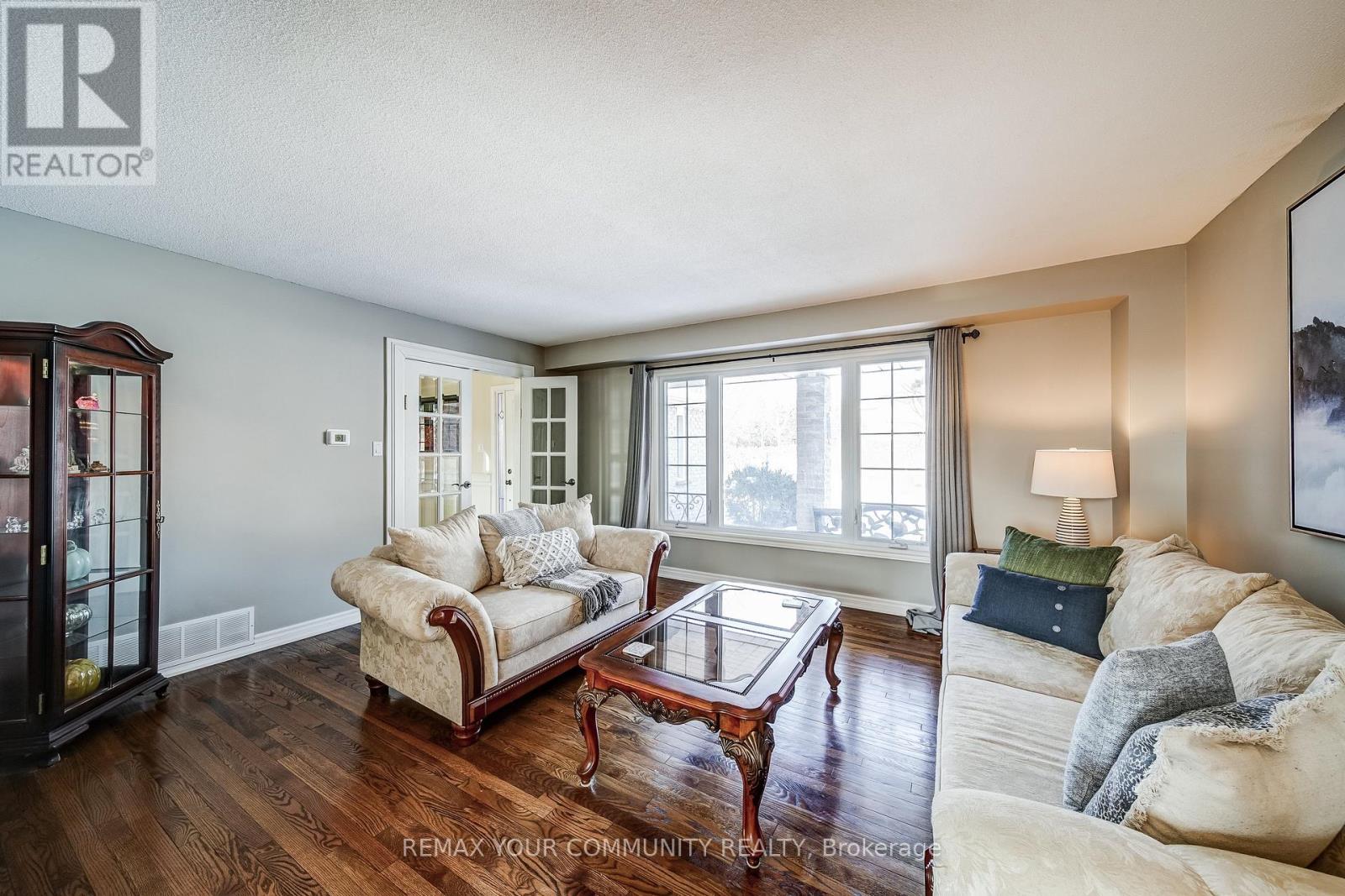 911 Ferndale Crescent, Newmarket, Ontario  L3Y 6B6 - Photo 10 - N12799164