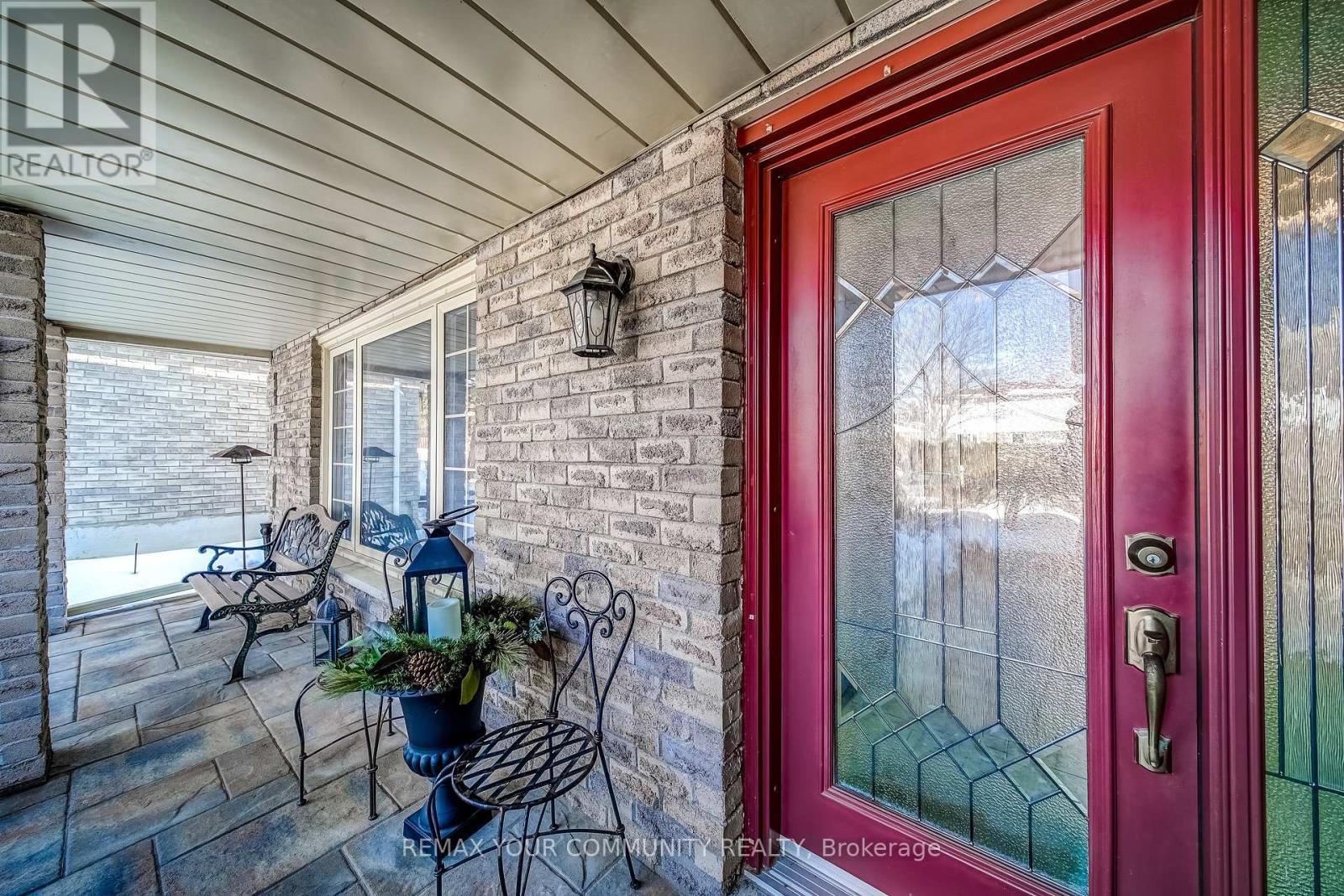 911 Ferndale Crescent, Newmarket, Ontario  L3Y 6B6 - Photo 5 - N12799164