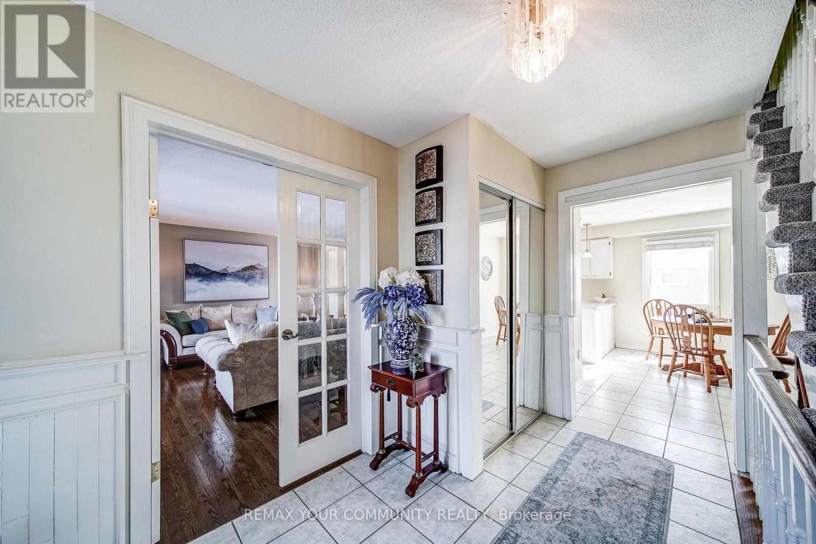 911 Ferndale Crescent, Newmarket, Ontario  L3Y 6B6 - Photo 7 - N12799164