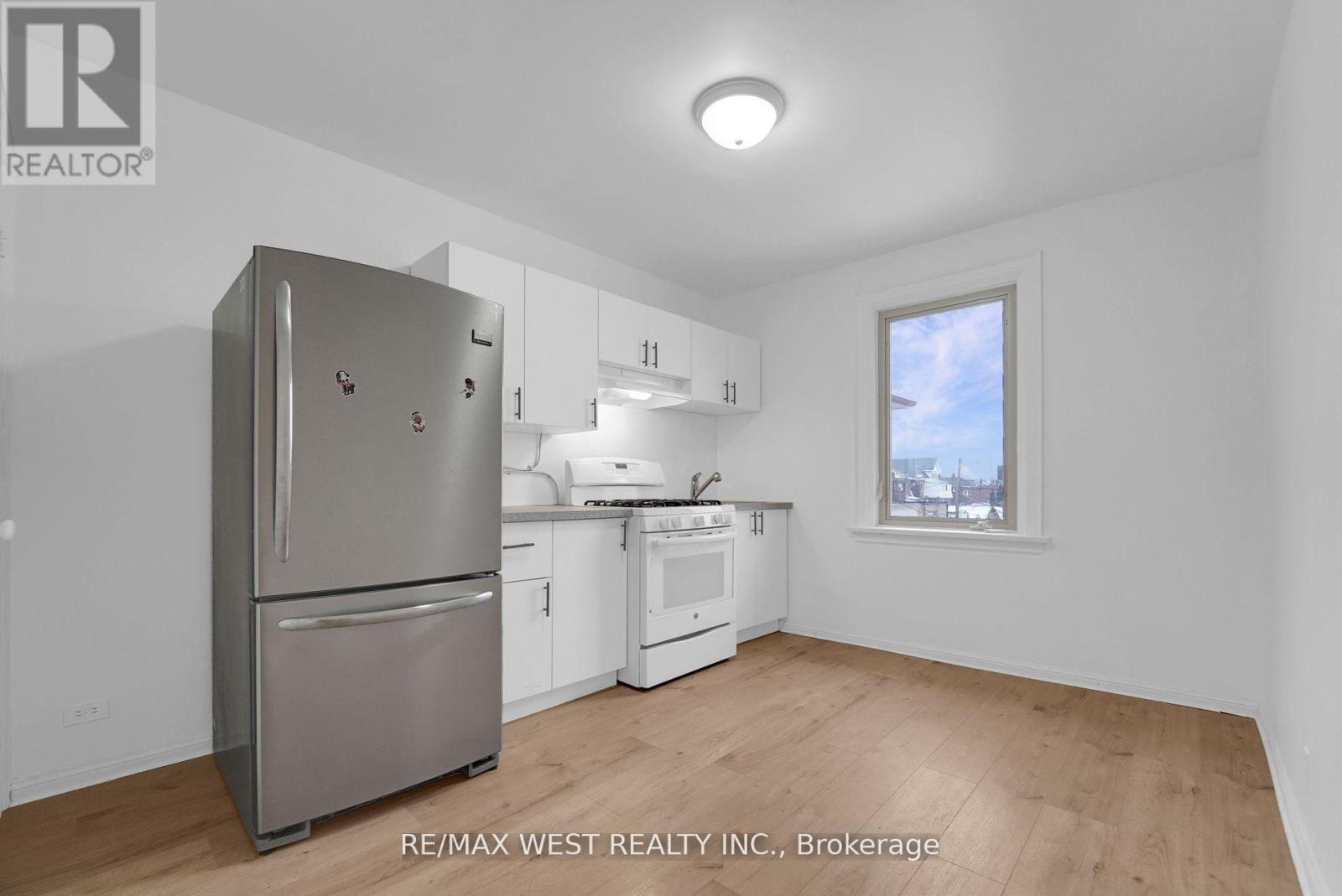 151 Ascot Avenue, Toronto, Ontario  M6E 1G5 - Photo 14 - W12799232