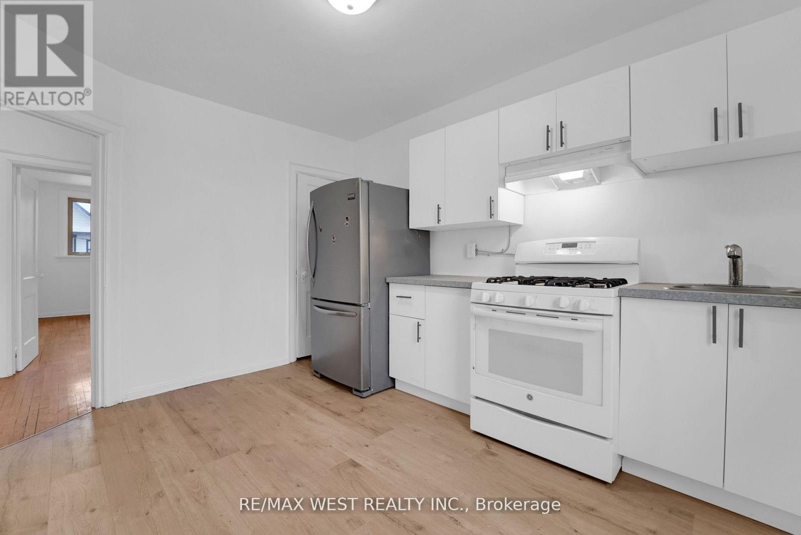 151 Ascot Avenue, Toronto, Ontario  M6E 1G5 - Photo 16 - W12799232