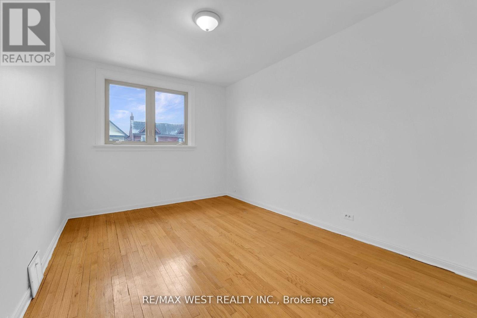 151 Ascot Avenue, Toronto, Ontario  M6E 1G5 - Photo 21 - W12799232