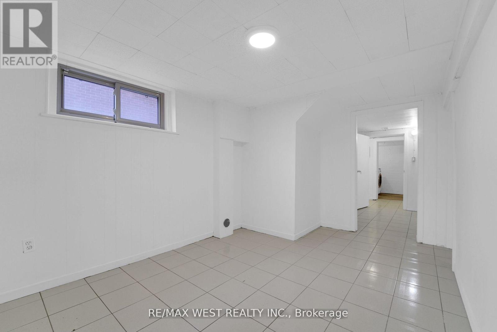 151 Ascot Avenue, Toronto, Ontario  M6E 1G5 - Photo 29 - W12799232