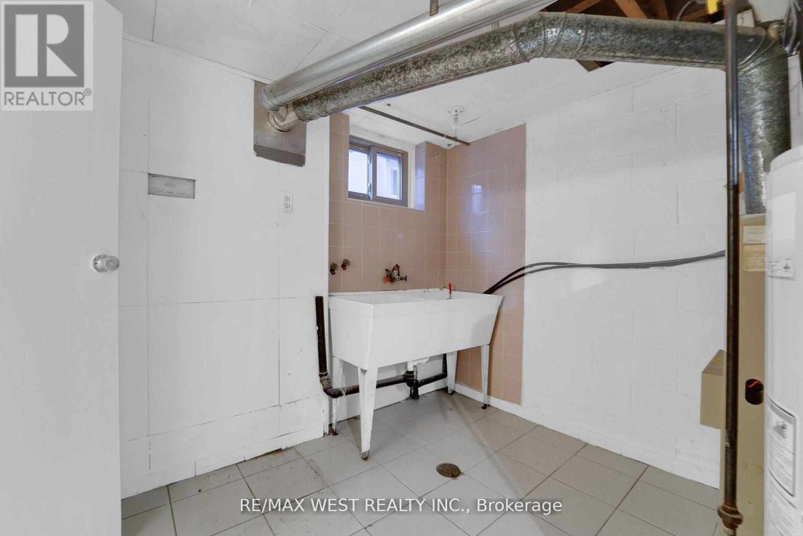 151 Ascot Avenue, Toronto, Ontario  M6E 1G5 - Photo 35 - W12799232