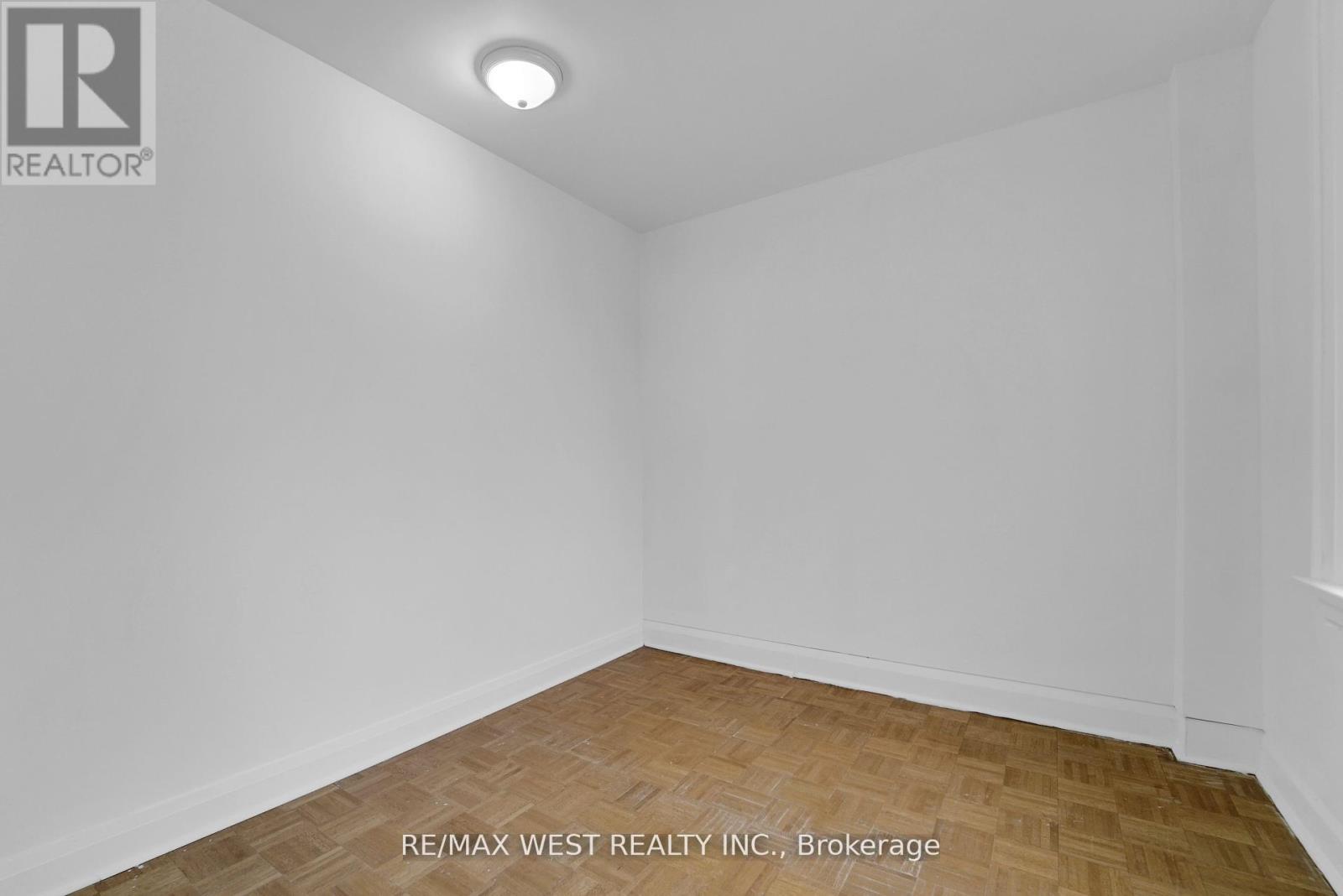 151 Ascot Avenue, Toronto, Ontario  M6E 1G5 - Photo 9 - W12799232