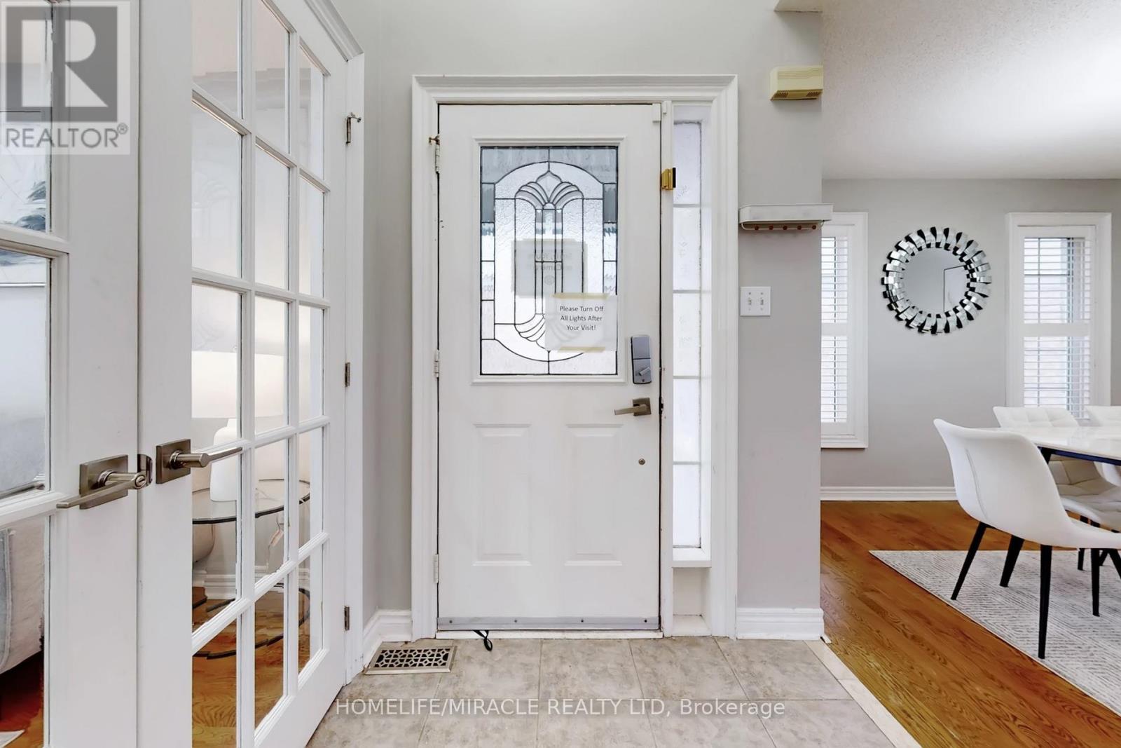 1012 Gordon Heights, Milton, Ontario  L9T 5S9 - Photo 4 - W12799256