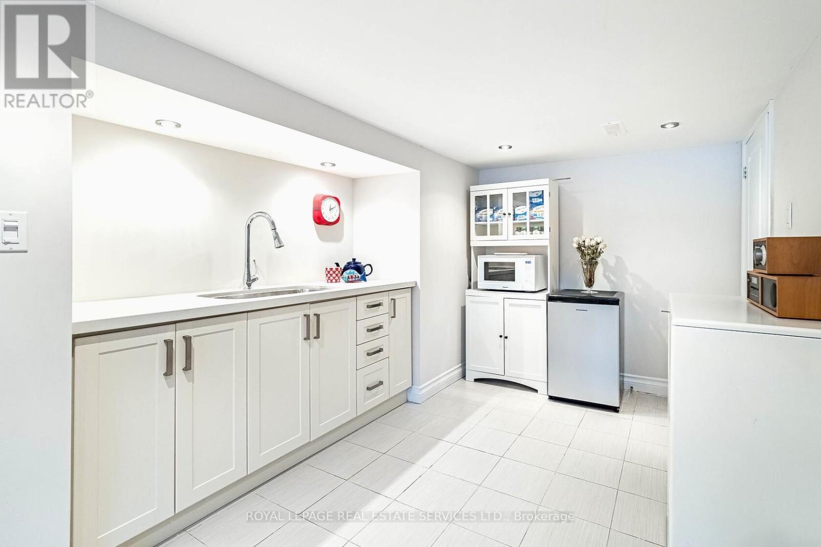 41 Ash Crescent, Toronto (Long Branch), Ontario  M8W 1E4 - Photo 33 - W12799280