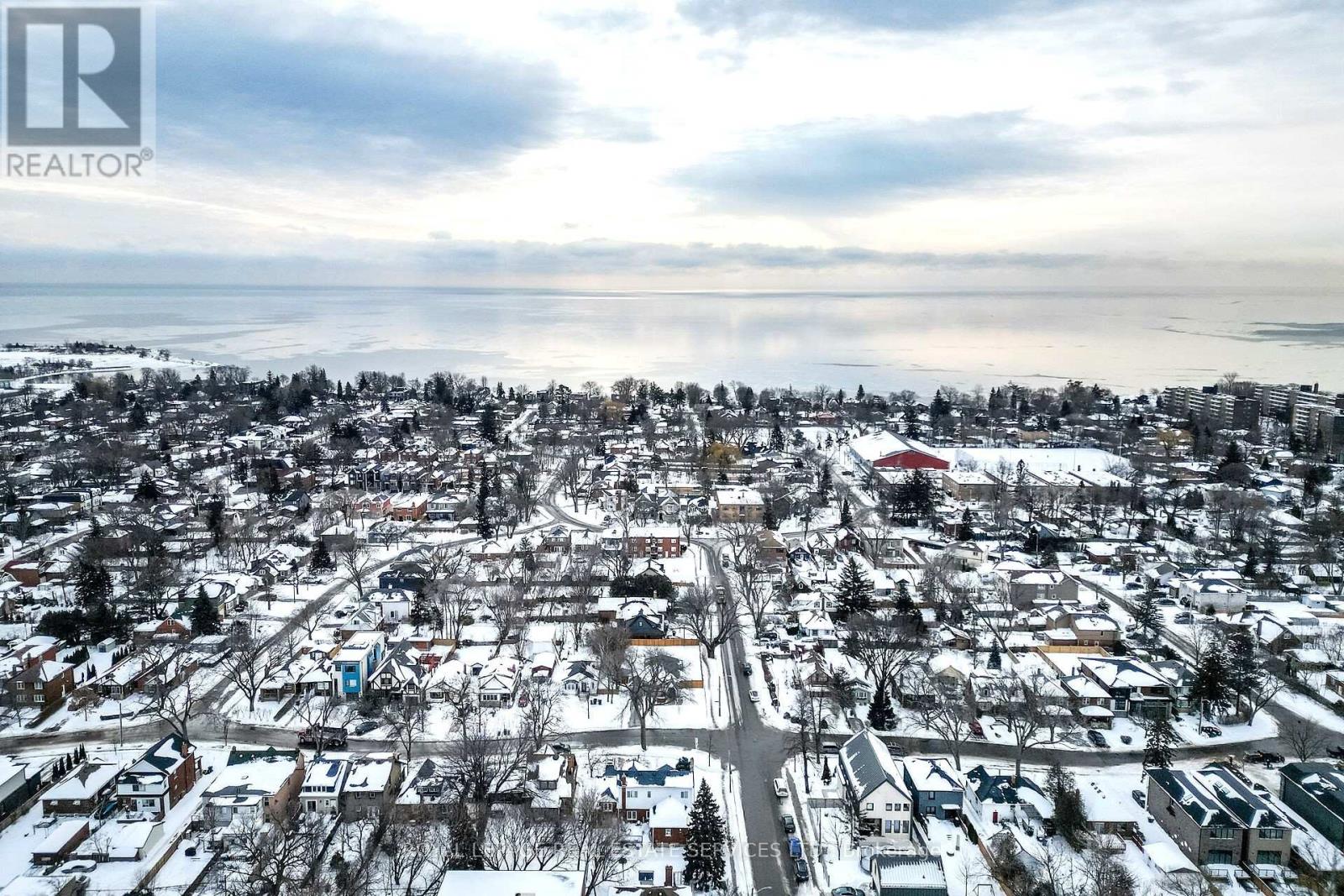 41 Ash Crescent, Toronto (Long Branch), Ontario  M8W 1E4 - Photo 4 - W12799280