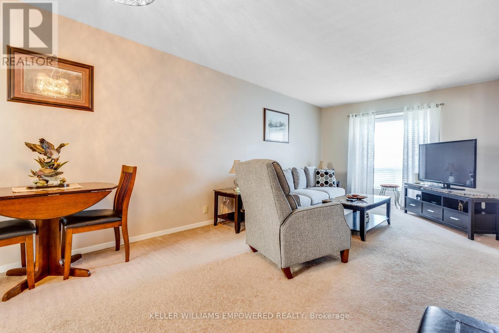 57 Mcmullen Crescent, Brampton, Ontario  L6S 3M2 - Photo 5 - W12799294