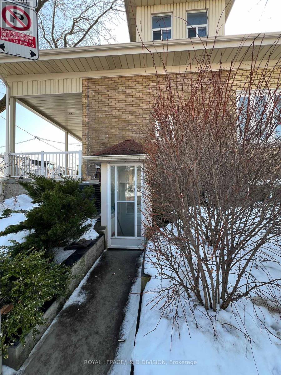 Lower - 250 Symington Avenue, Toronto, Ontario  M6P 3W6 - Photo 2 - W12799298
