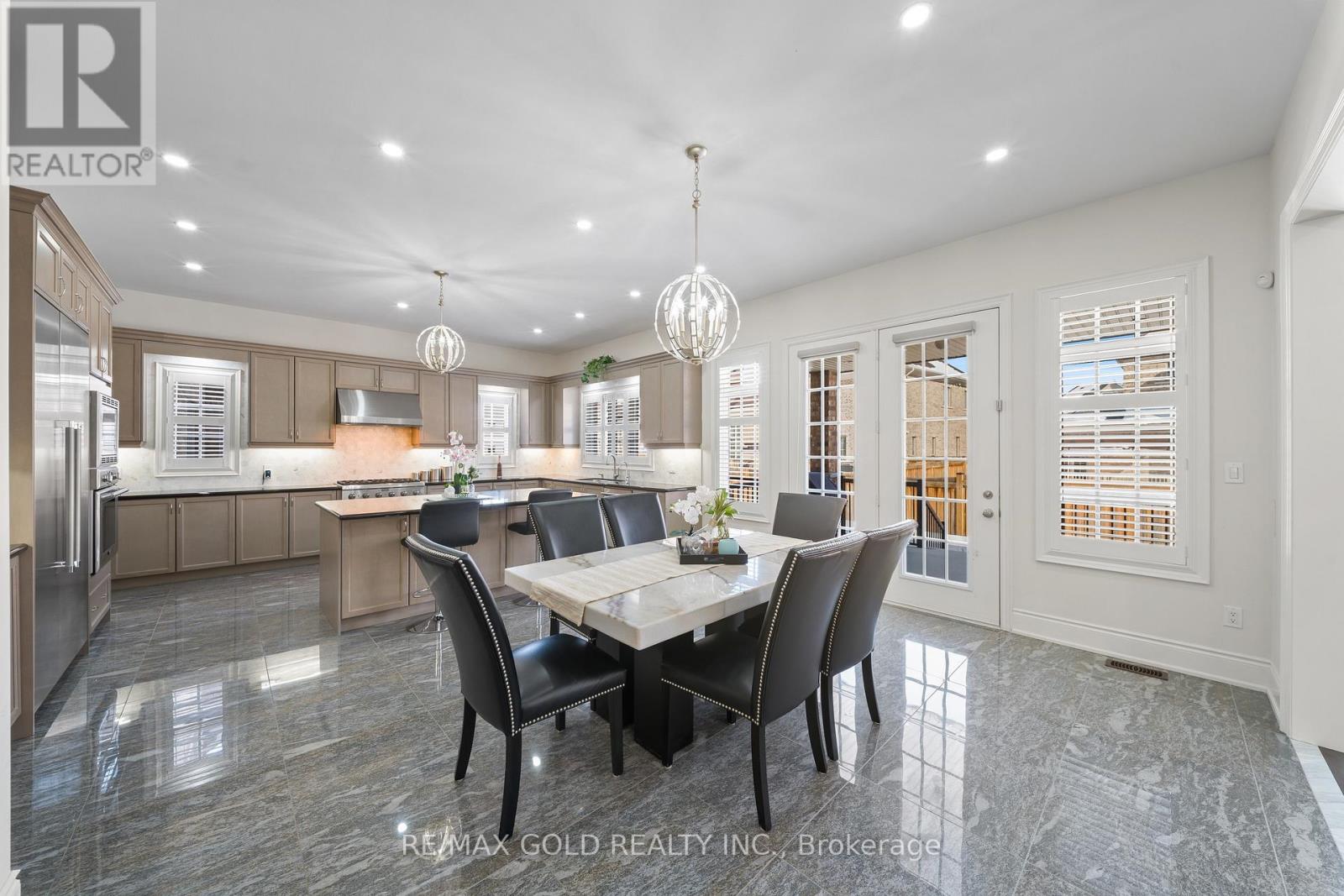 8 Markey Court, Brampton, Ontario  L6P 4L1 - Photo 15 - W12799316