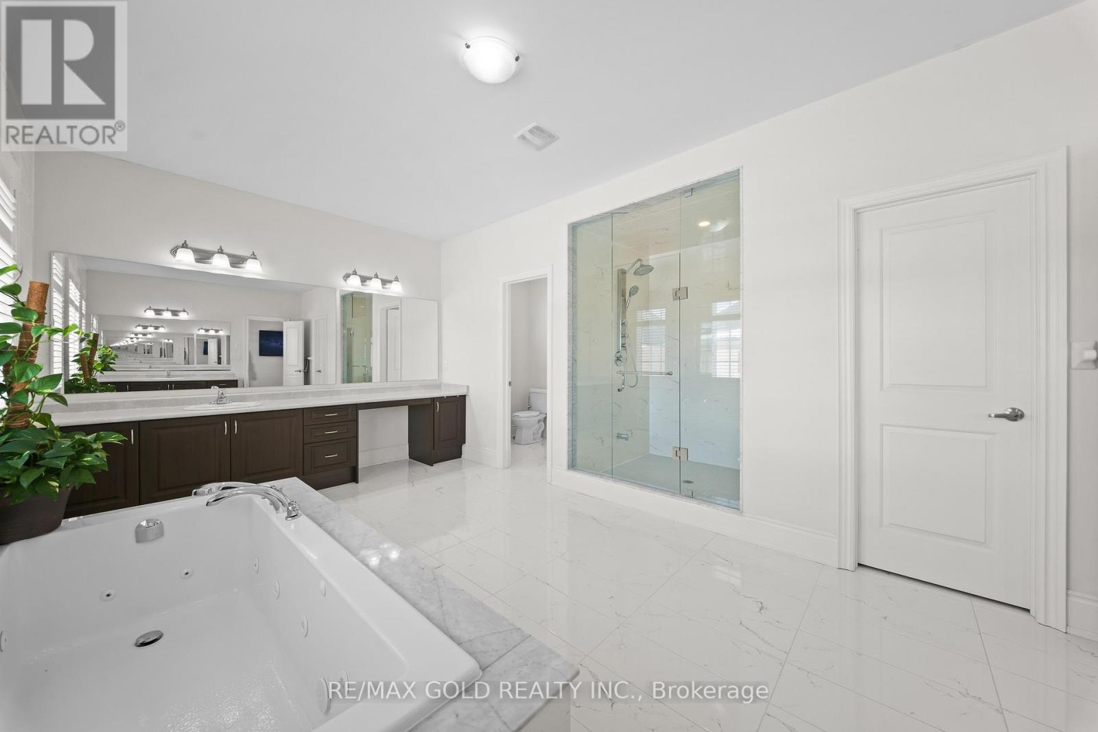 8 Markey Court, Brampton, Ontario  L6P 4L1 - Photo 25 - W12799316