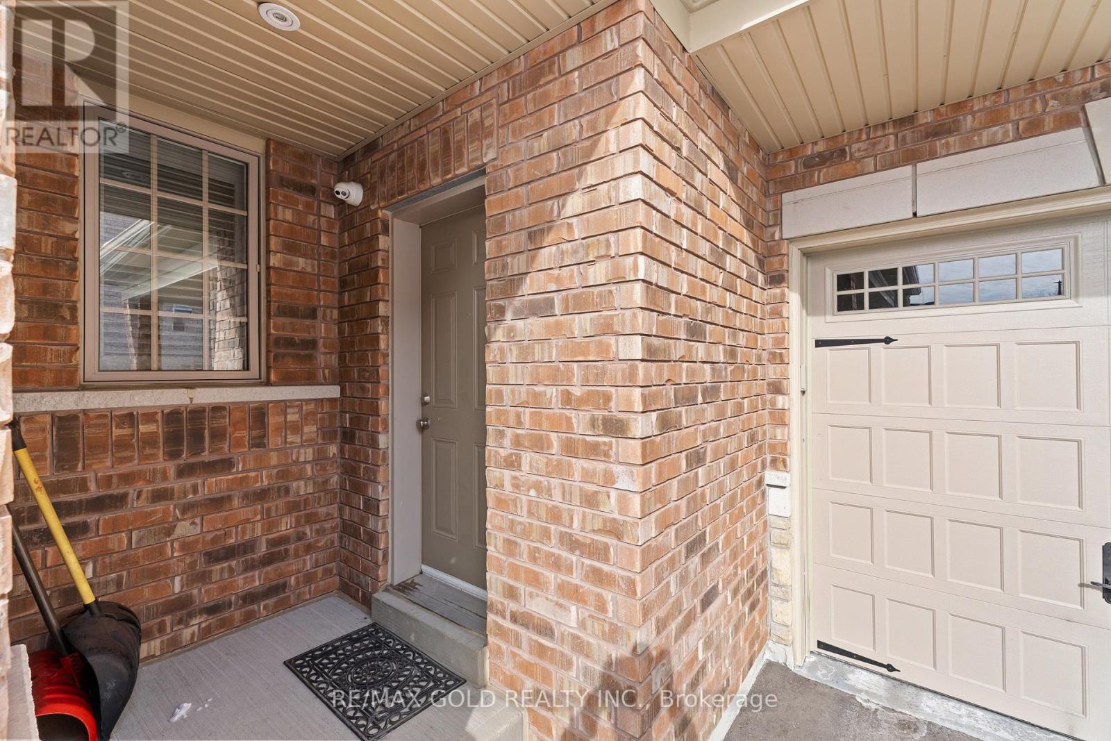 8 Markey Court, Brampton, Ontario  L6P 4L1 - Photo 36 - W12799316
