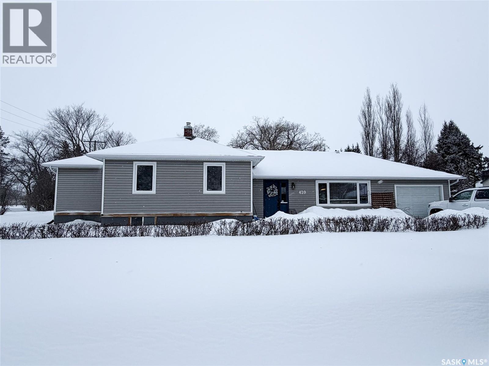 420 1st Street W, Meadow Lake, Saskatchewan  S9X 1E5 - Photo 1 - SK028787