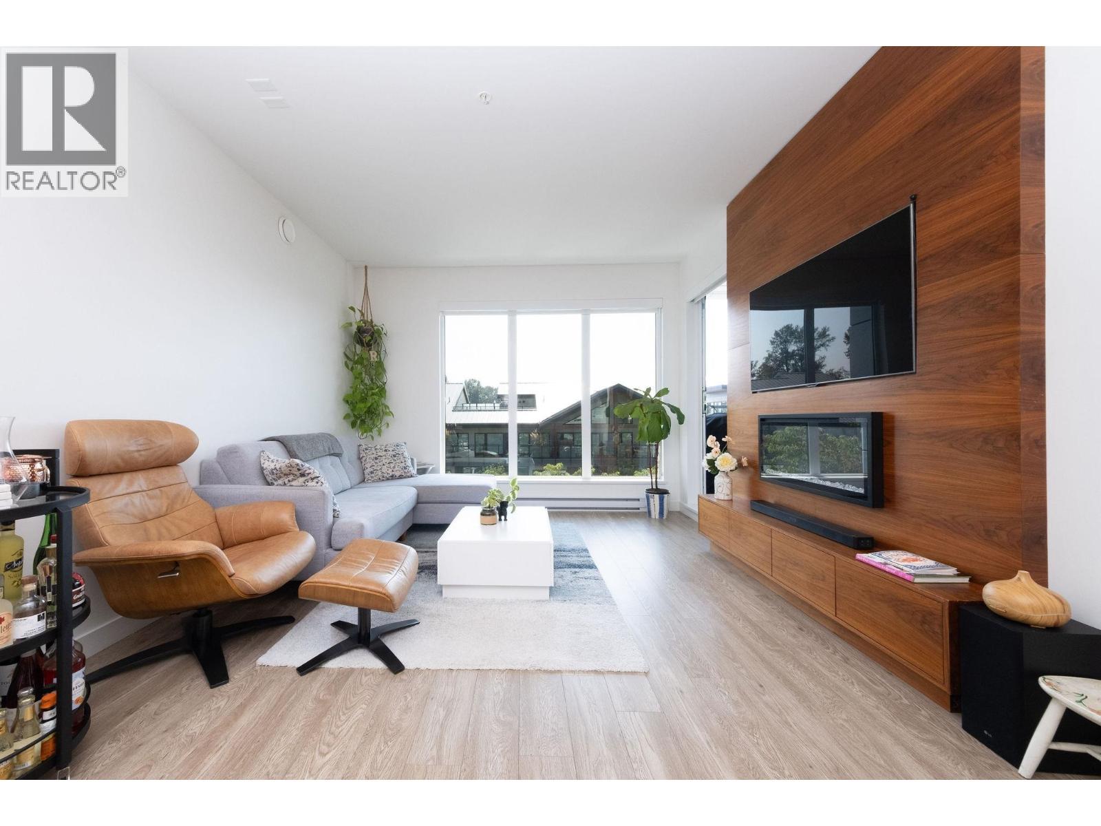 404 1061 Marine Drive, North Vancouver, British Columbia  V7P 1S6 - Photo 4 - R3091099