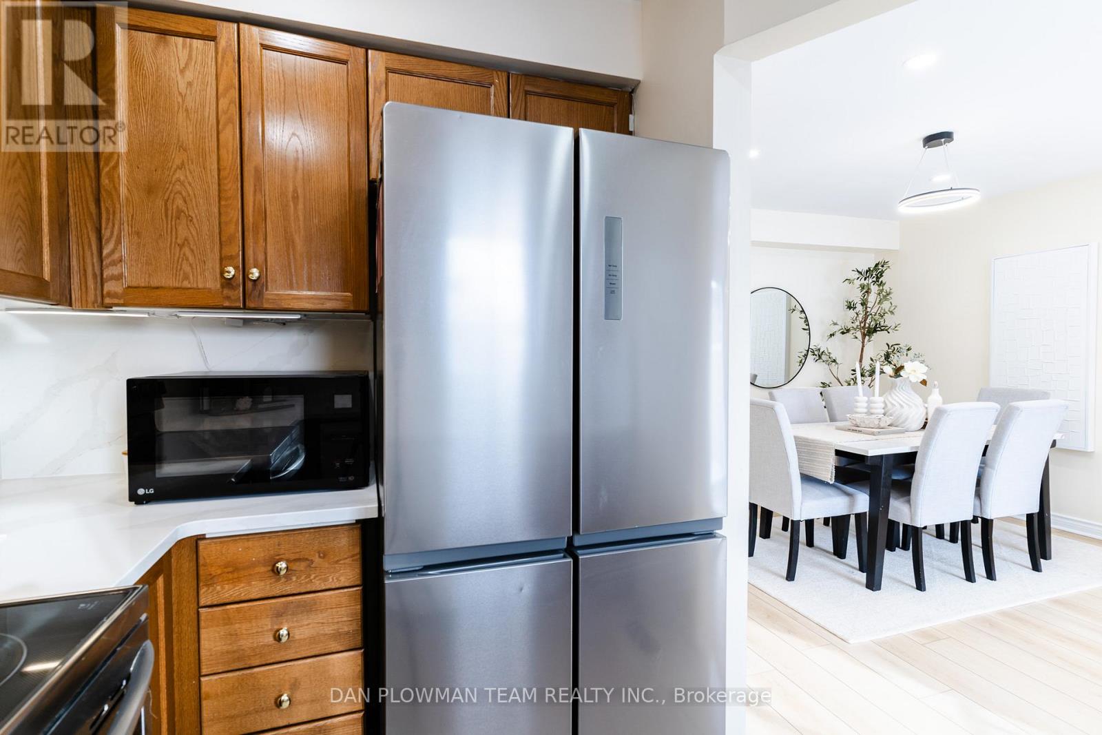 8 Oglevie Drive, Whitby, Ontario  L1R 2Y4 - Photo 14 - E12798968