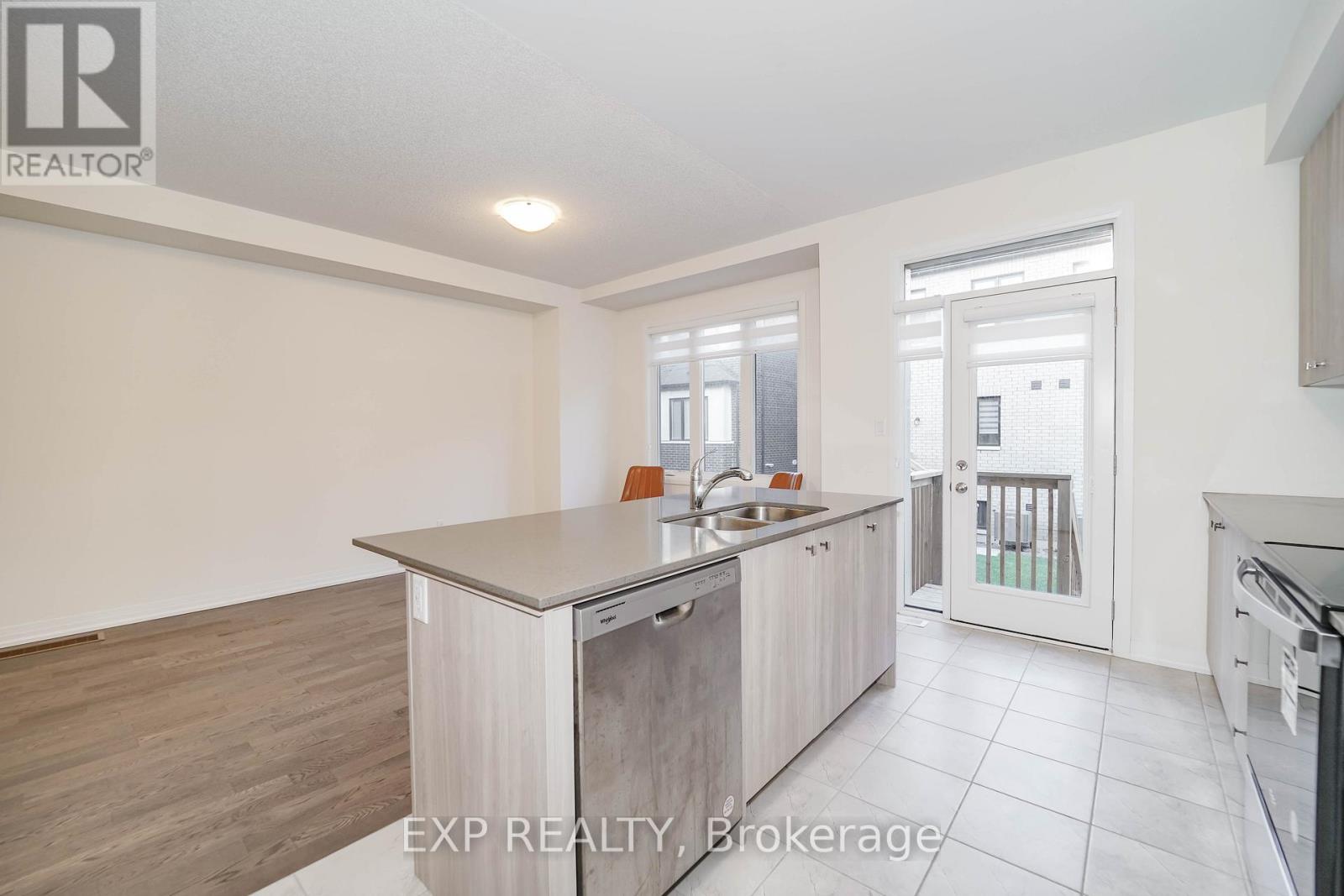 1033 Pisces Trail, Pickering, Ontario  L1X 0P7 - Photo 5 - E12798648