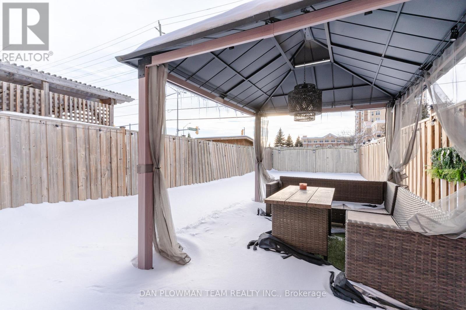 8 Oglevie Drive, Whitby, Ontario  L1R 2Y4 - Photo 34 - E12798968