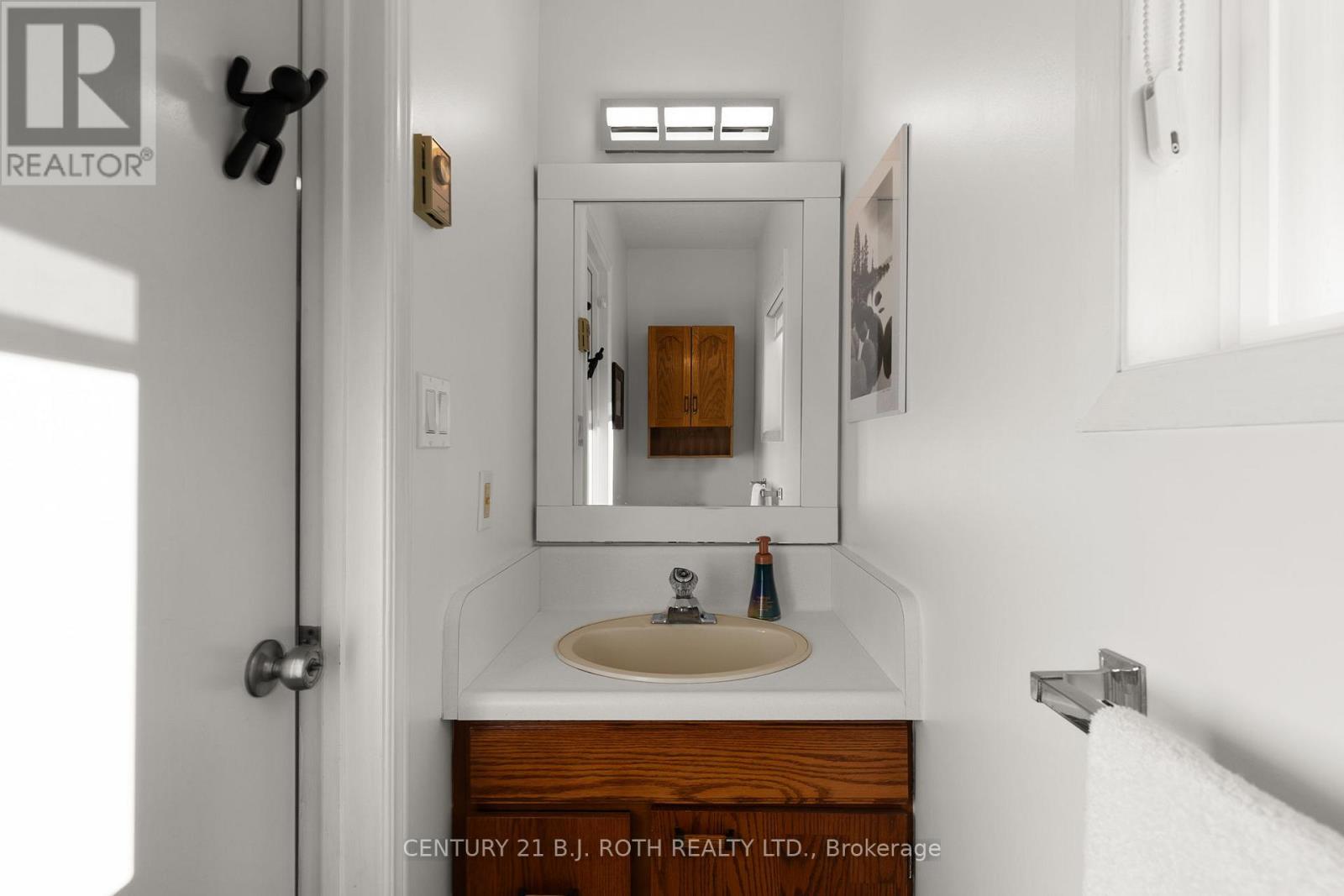 60 Tamarack Drive, Oro-Medonte, Ontario  L0L 1T0 - Photo 17 - S12530722