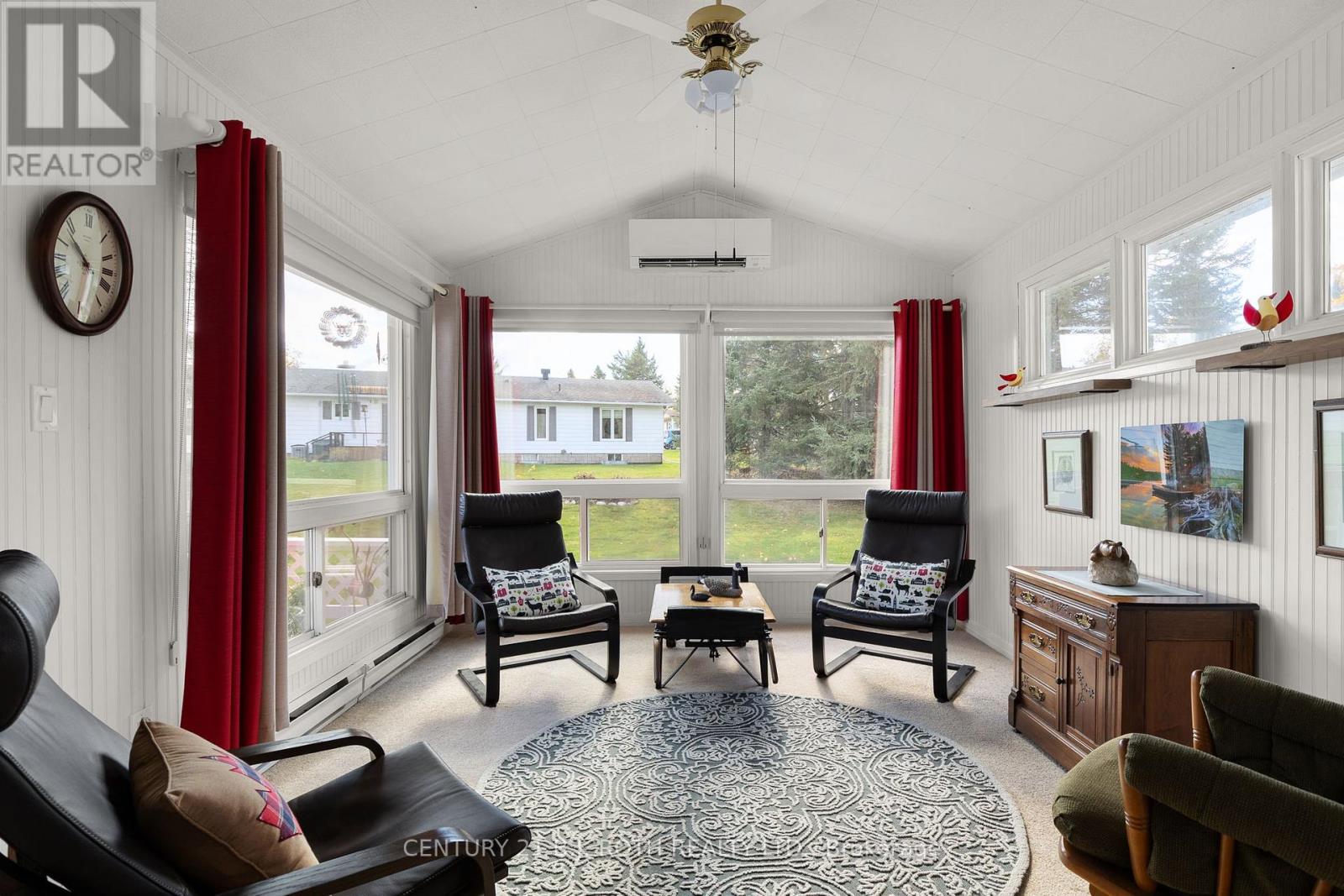 60 Tamarack Drive, Oro-Medonte, Ontario  L0L 1T0 - Photo 11 - S12530722