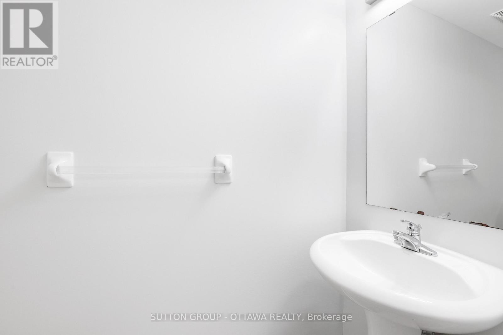 115 Tall Pines Private, Ottawa, Ontario  K2H 1H1 - Photo 20 - X12798658