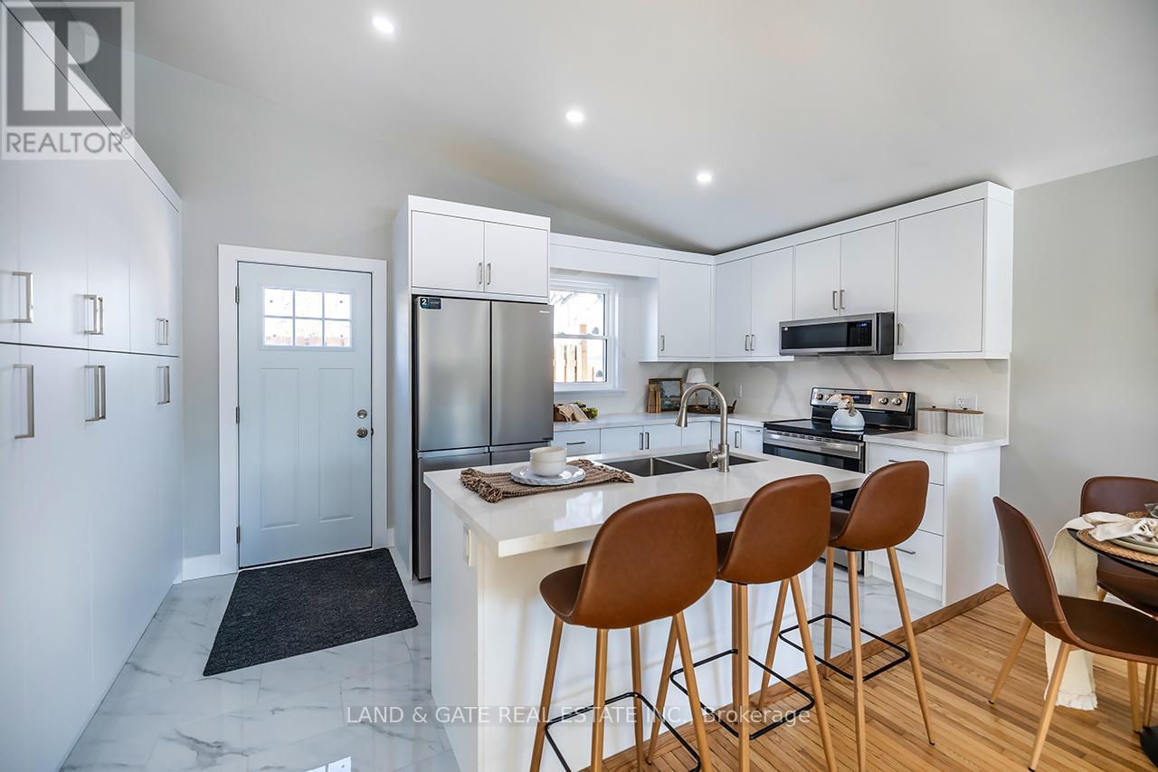 1377 Cedar Street, Oshawa, Ontario L1J 3S4 - Photo 3 - E12799472