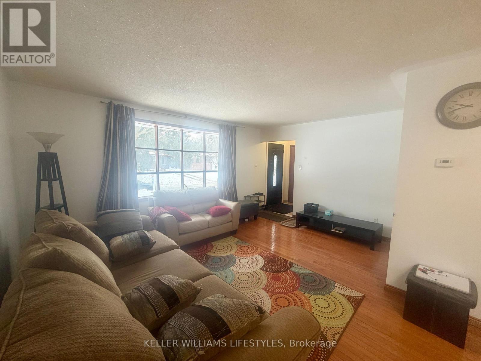 156 Paperbirch Crescent, London North, Ontario  N6G 1L7 - Photo 5 - X12799368