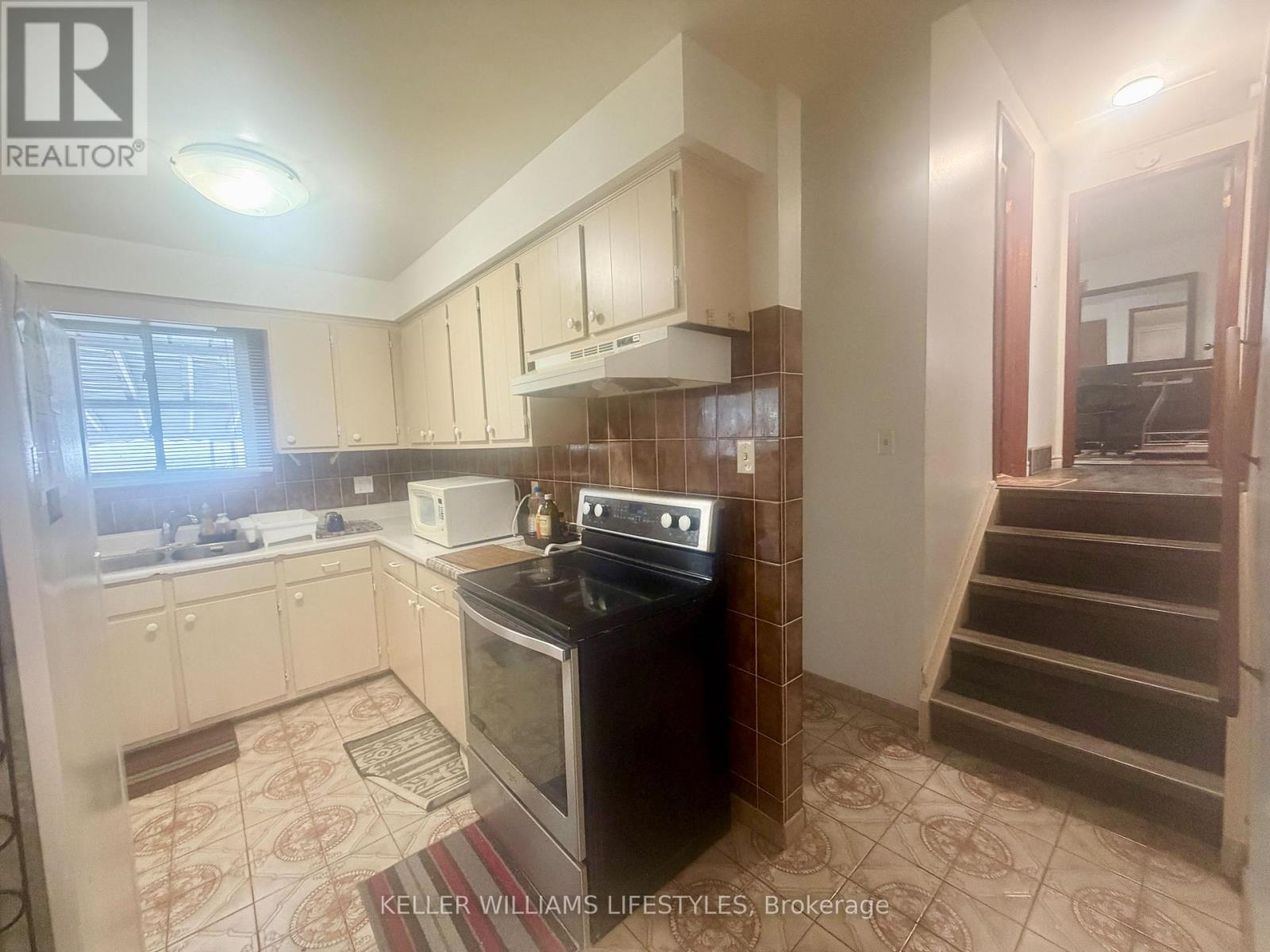 156 Paperbirch Crescent, London North, Ontario  N6G 1L7 - Photo 7 - X12799368