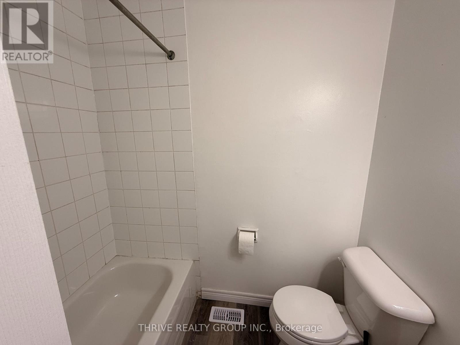 57 Toulon Crescent, London East, Ontario  N5V 1J4 - Photo 5 - X12799400