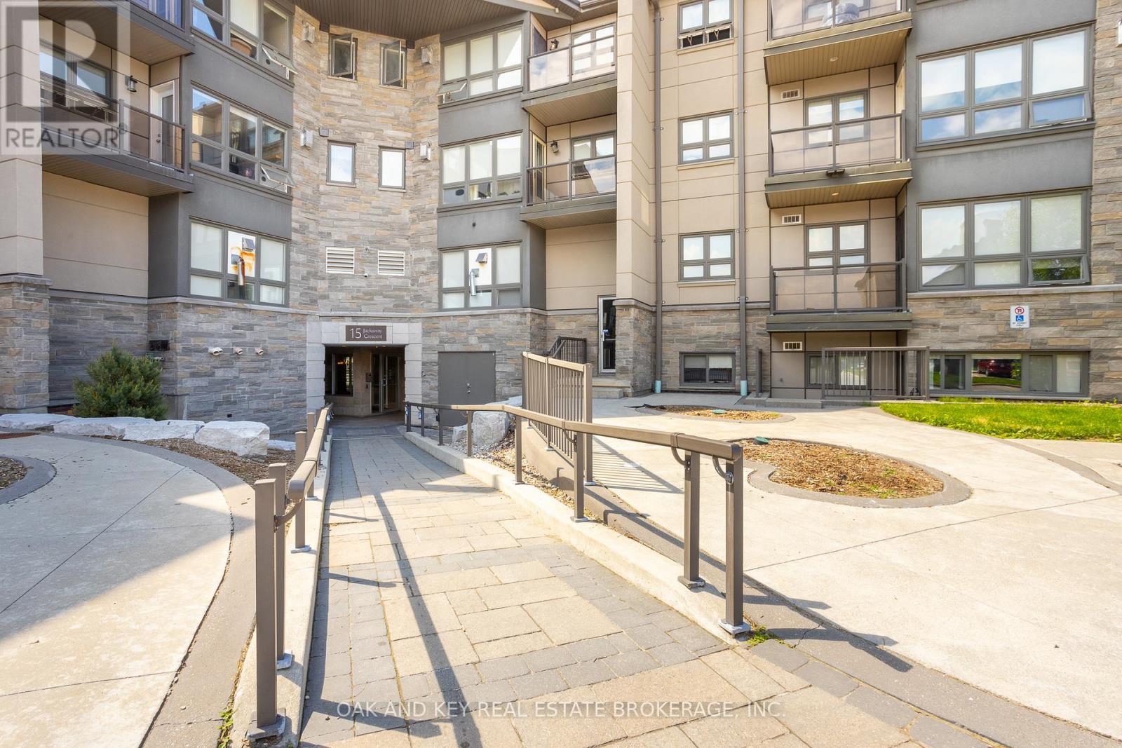 108 - 15 Jacksway Crescent, London North, Ontario  N5X 3T8 - Photo 2 - X12799440