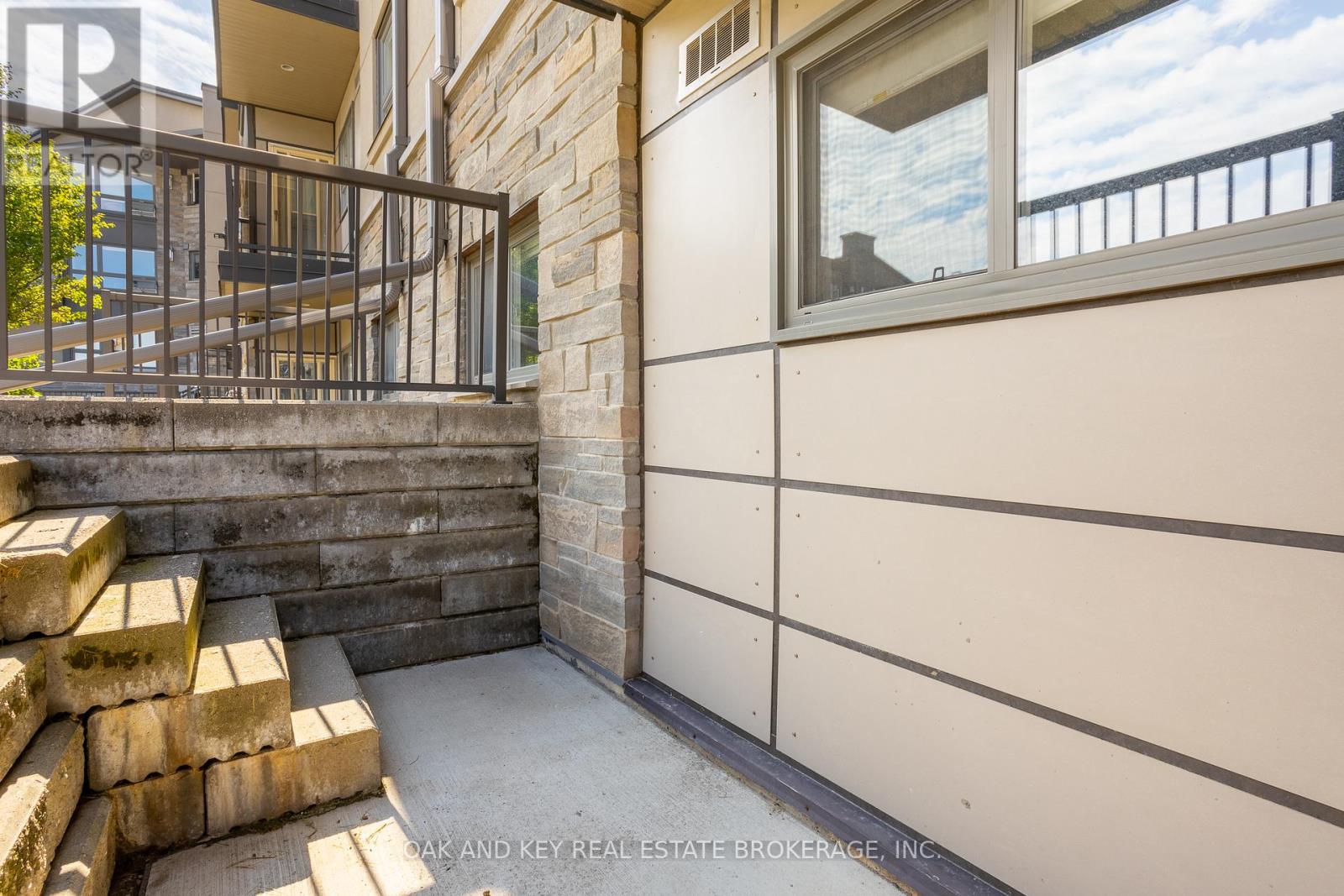 108 - 15 Jacksway Crescent, London North, Ontario  N5X 3T8 - Photo 4 - X12799440