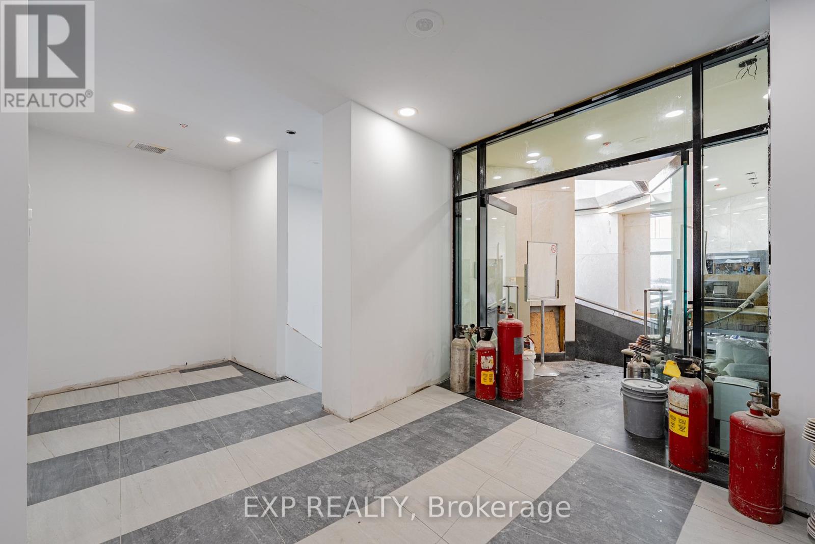 700 Somerset Street W, Ottawa, Ontario  K1R 6P6 - Photo 12 - X12799380