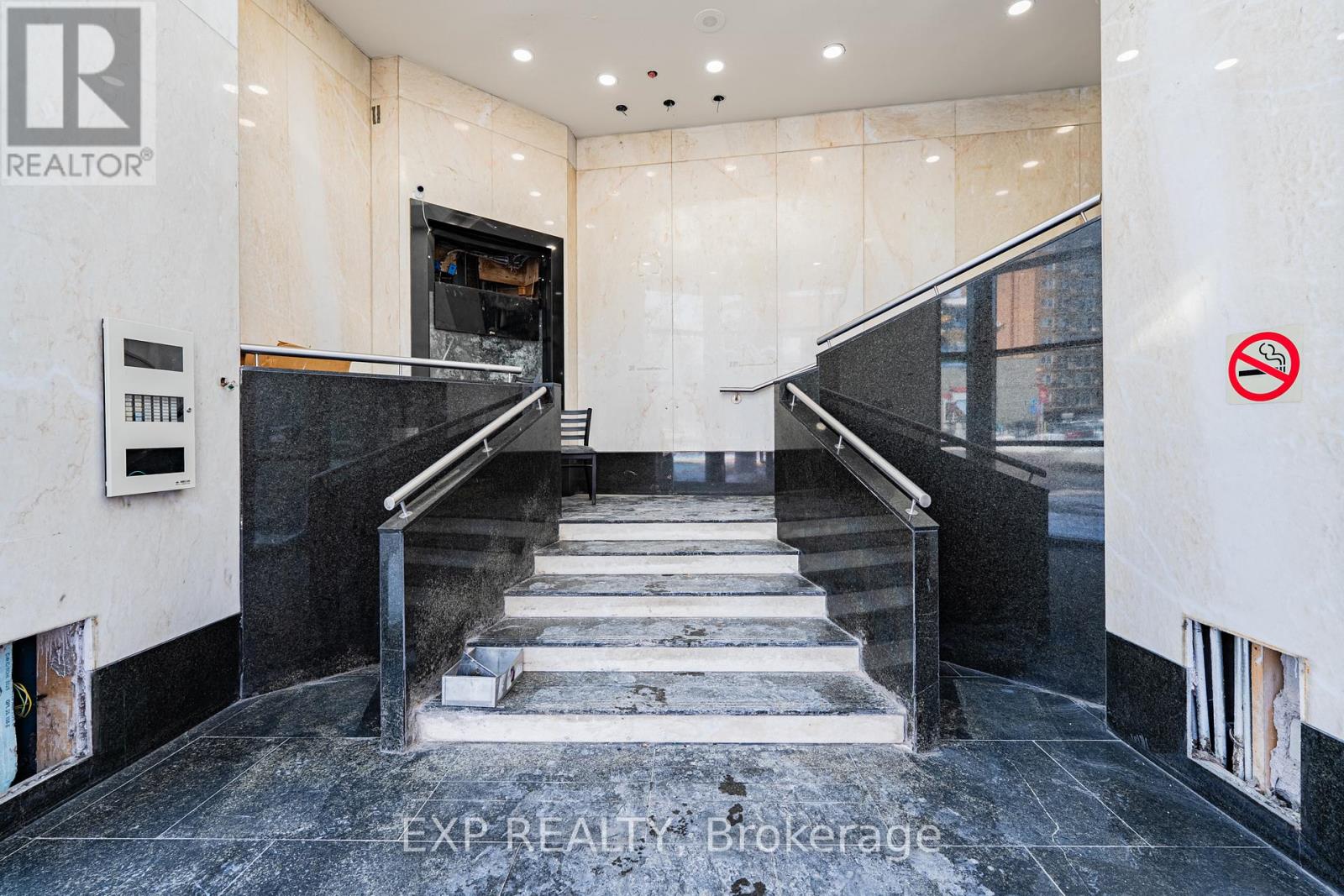 700 Somerset Street W, Ottawa, Ontario  K1R 6P6 - Photo 6 - X12799380