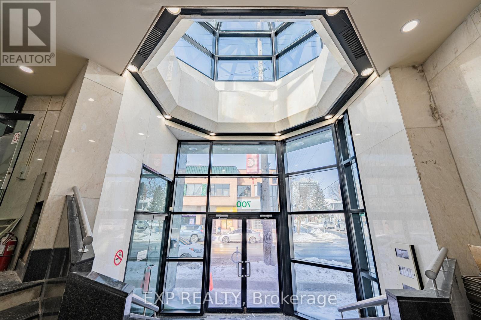 700 Somerset Street W, Ottawa, Ontario  K1R 6P6 - Photo 8 - X12799380